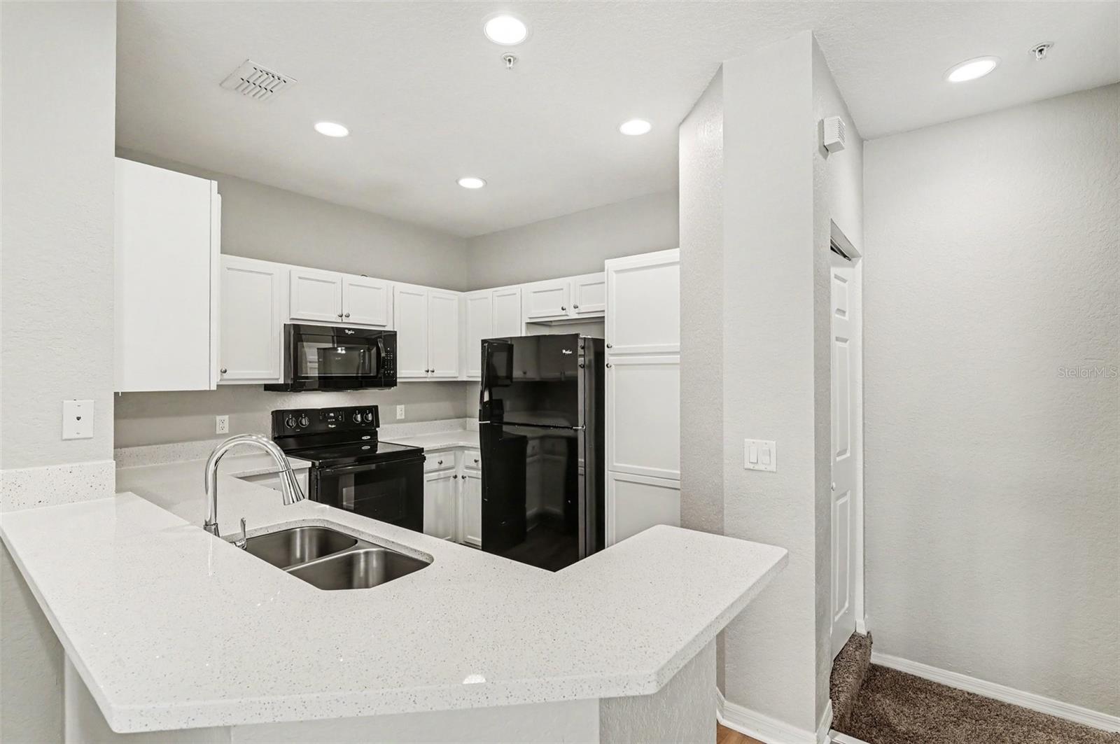 2586 GRAND CENTRAL PKWY #9, ORLANDO, FL, 32839