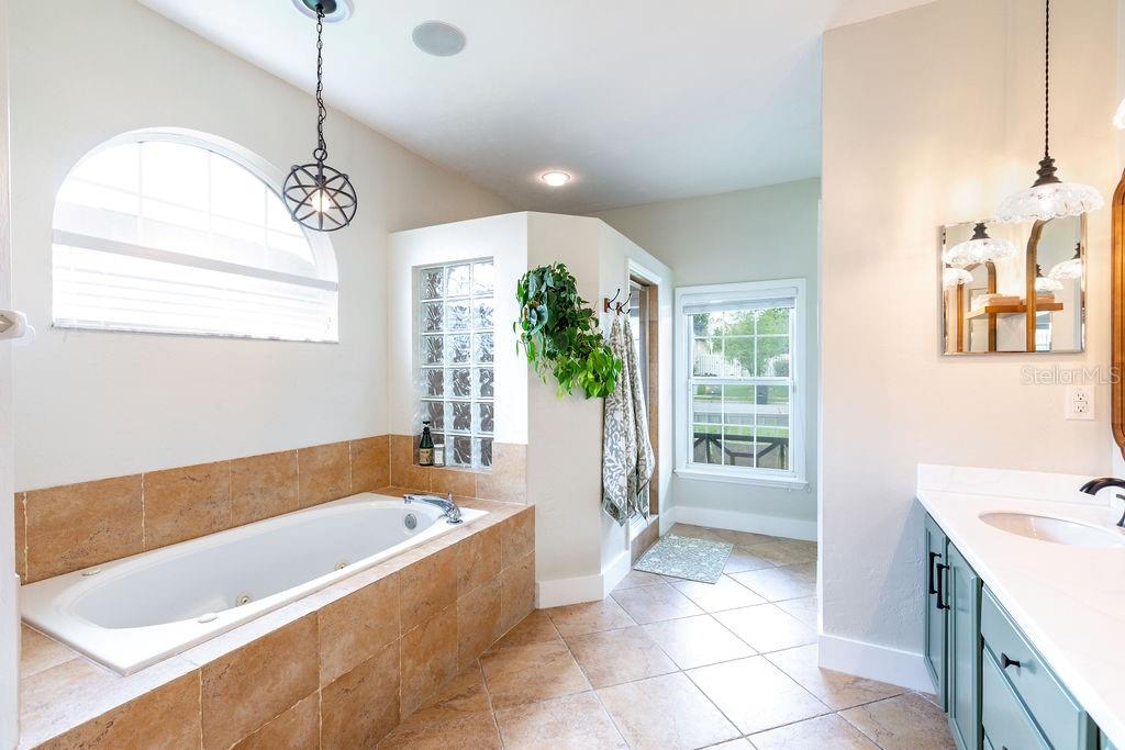 11921 NW 12TH AVE, GAINESVILLE, FL, 32606