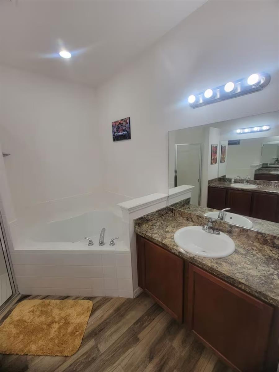 811 KRENSON WOODS LN, LAKELAND, FL, 33813