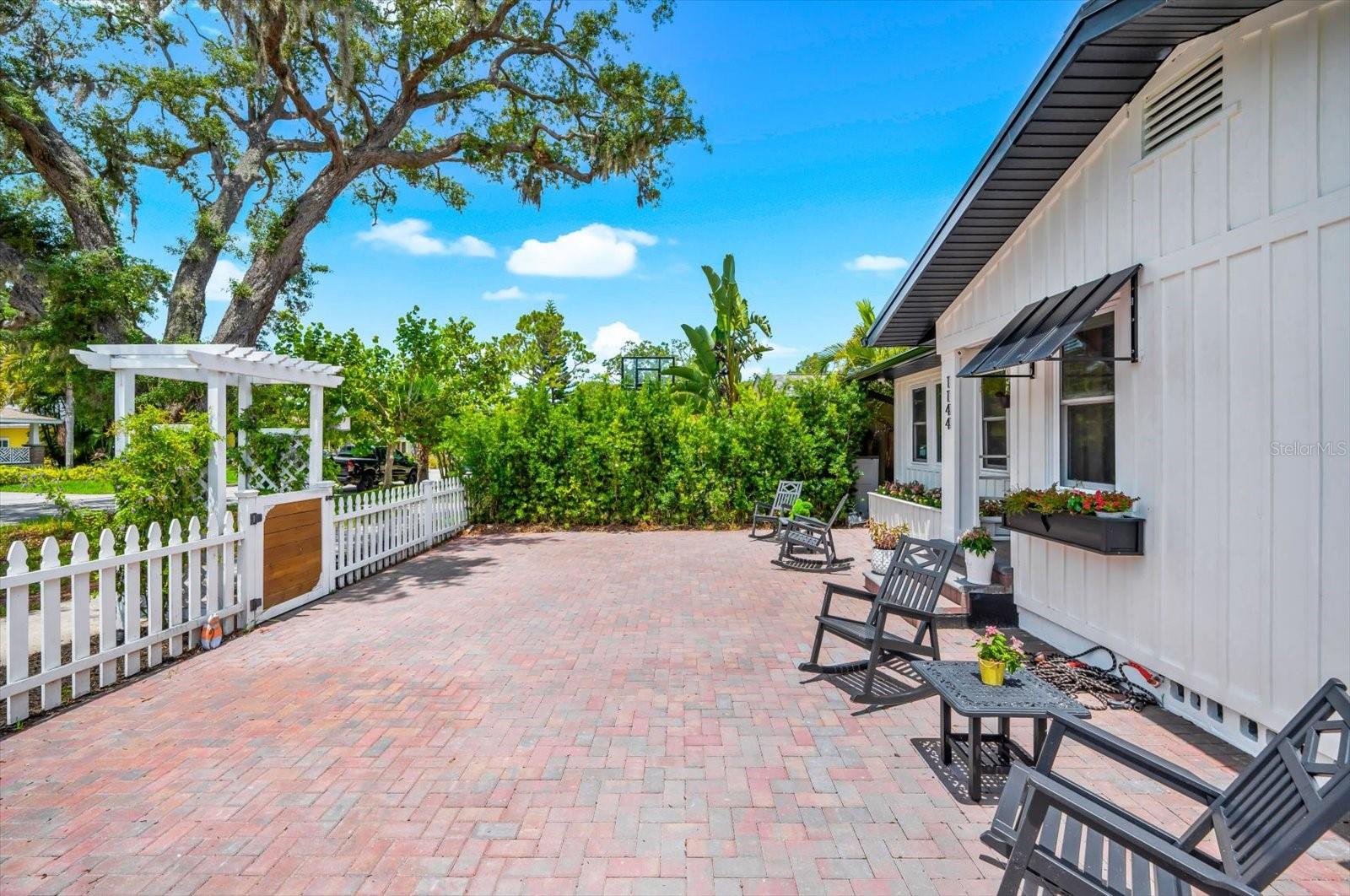 1144 CHARLES ST, CLEARWATER, FL, 33755