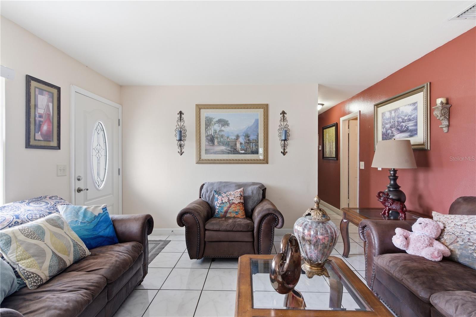 4914 HOLIDAY DR, TAMPA, FL, 33615
