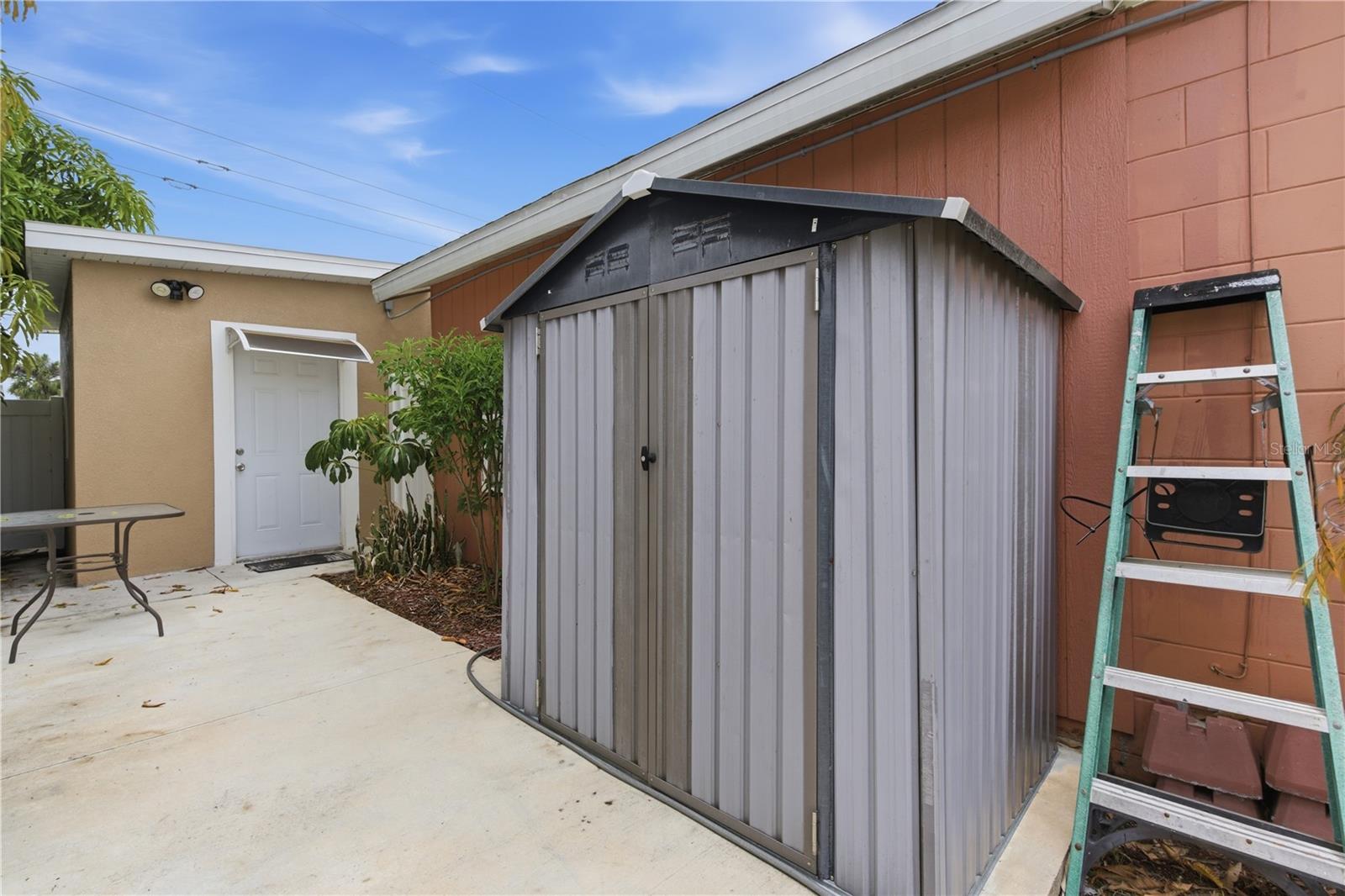 4914 HOLIDAY DR, TAMPA, FL, 33615