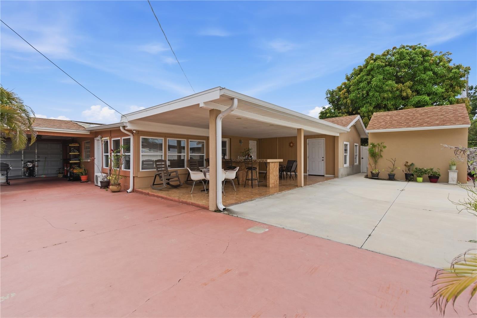 4914 HOLIDAY DR, TAMPA, FL, 33615