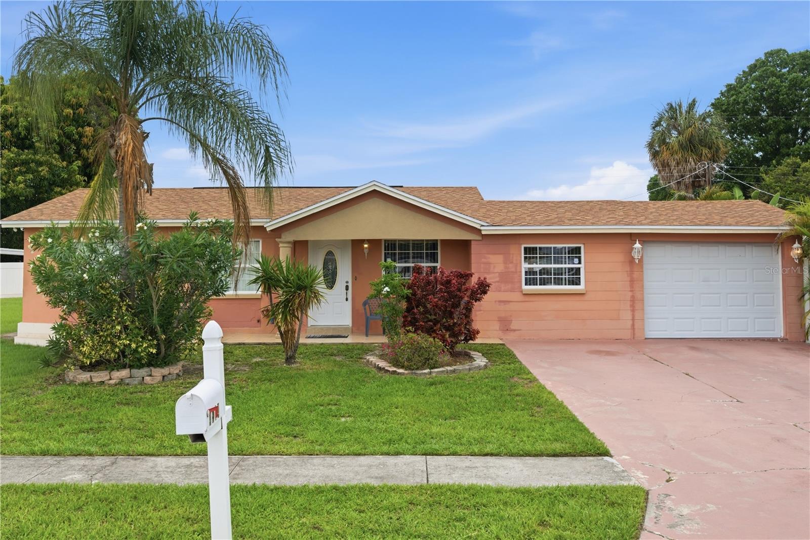 4914 HOLIDAY DR, TAMPA, FL, 33615