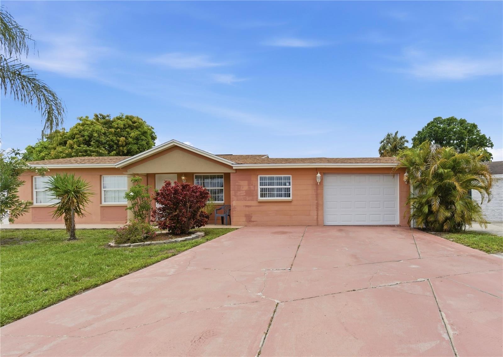4914 HOLIDAY DR, TAMPA, FL, 33615