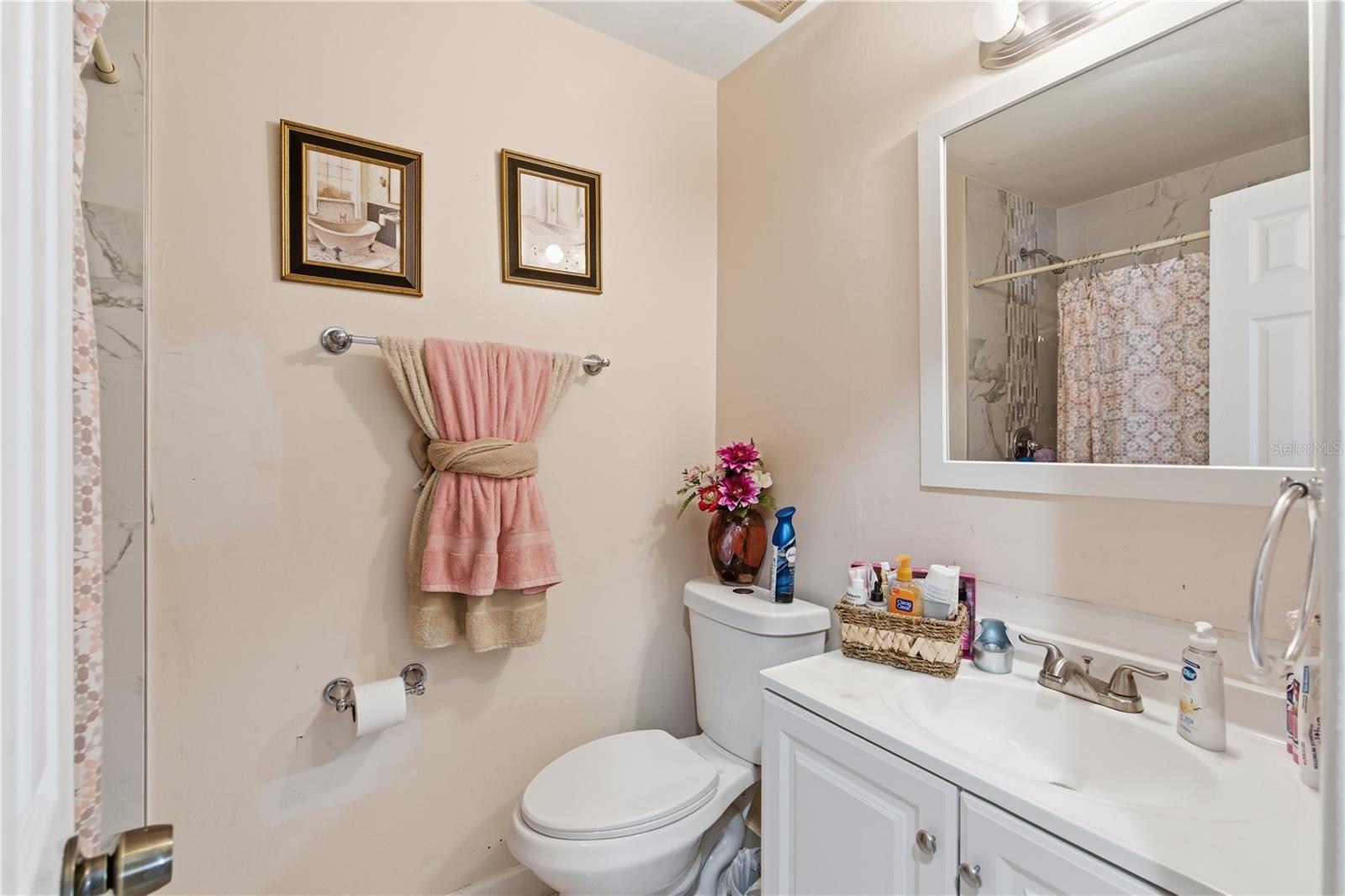 4914 HOLIDAY DR, TAMPA, FL, 33615