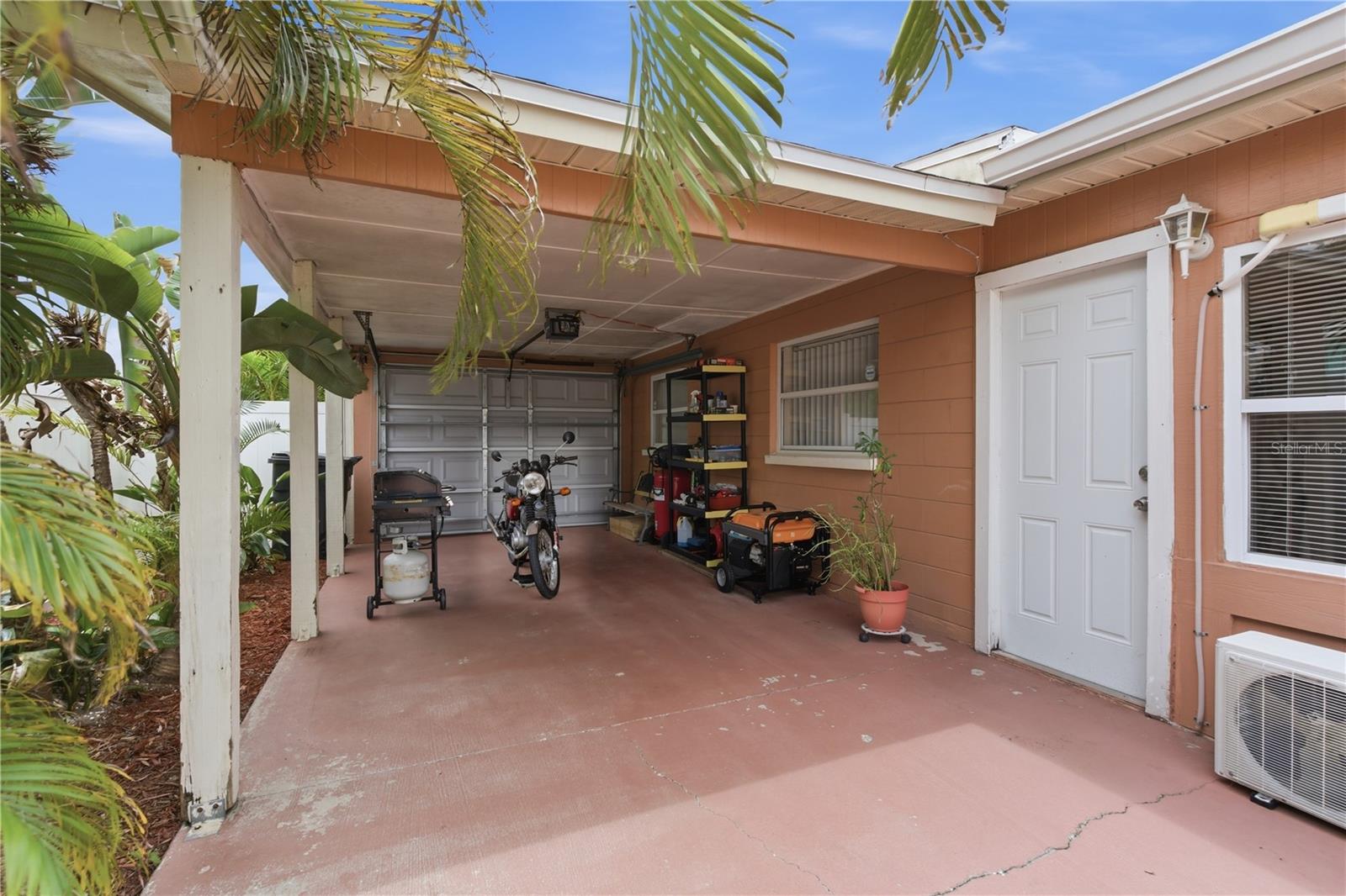 4914 HOLIDAY DR, TAMPA, FL, 33615