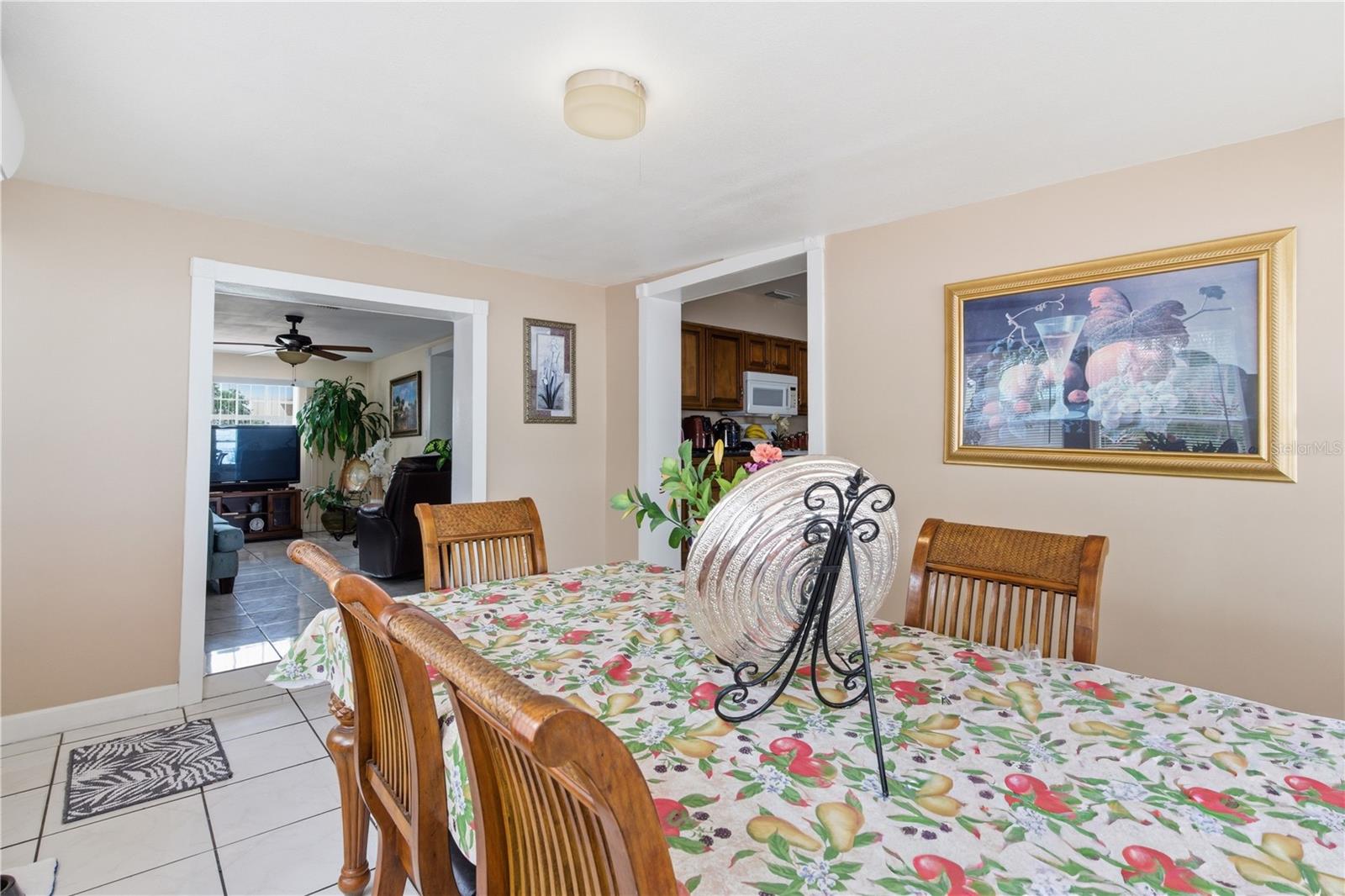 4914 HOLIDAY DR, TAMPA, FL, 33615