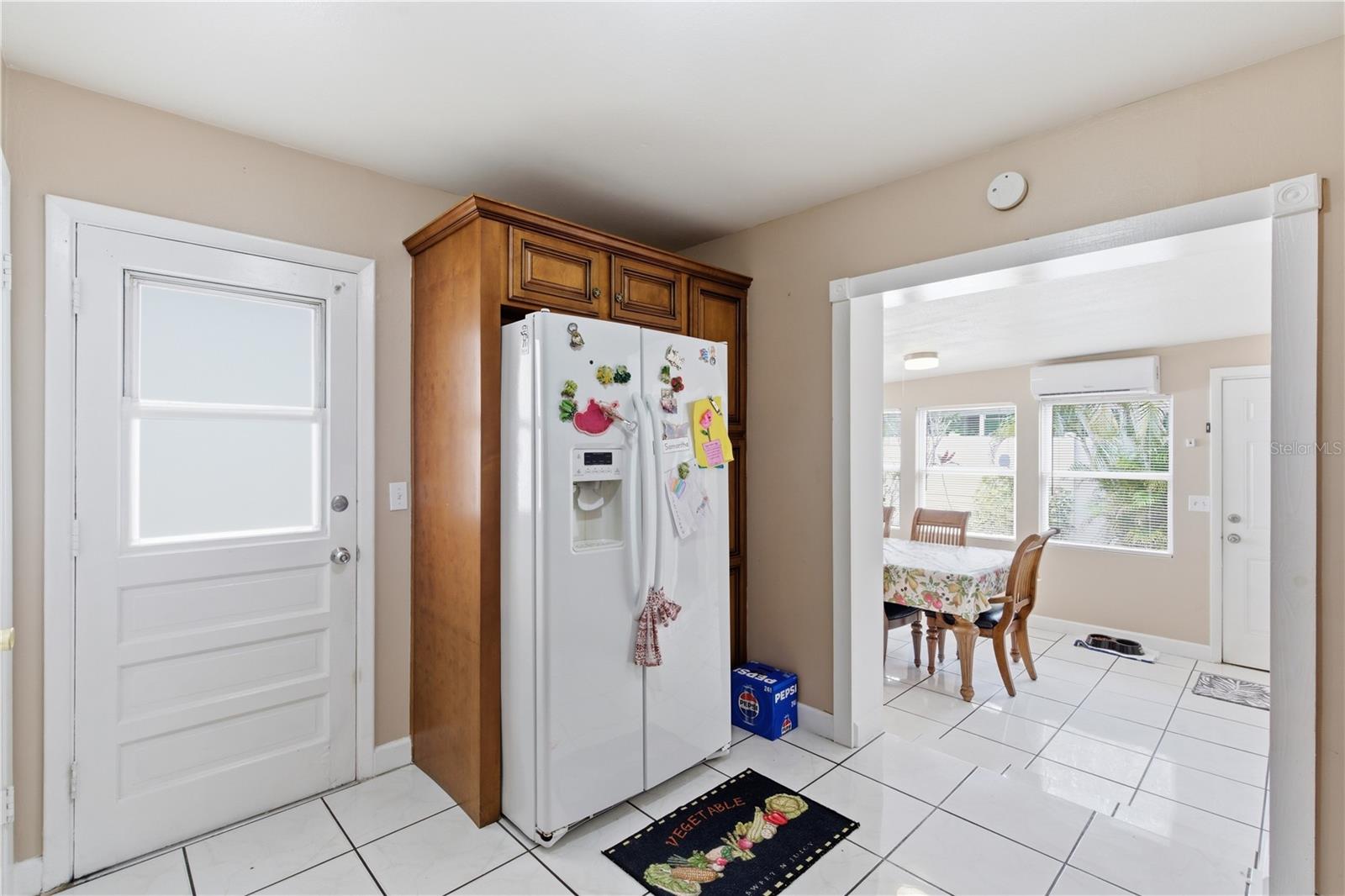 4914 HOLIDAY DR, TAMPA, FL, 33615