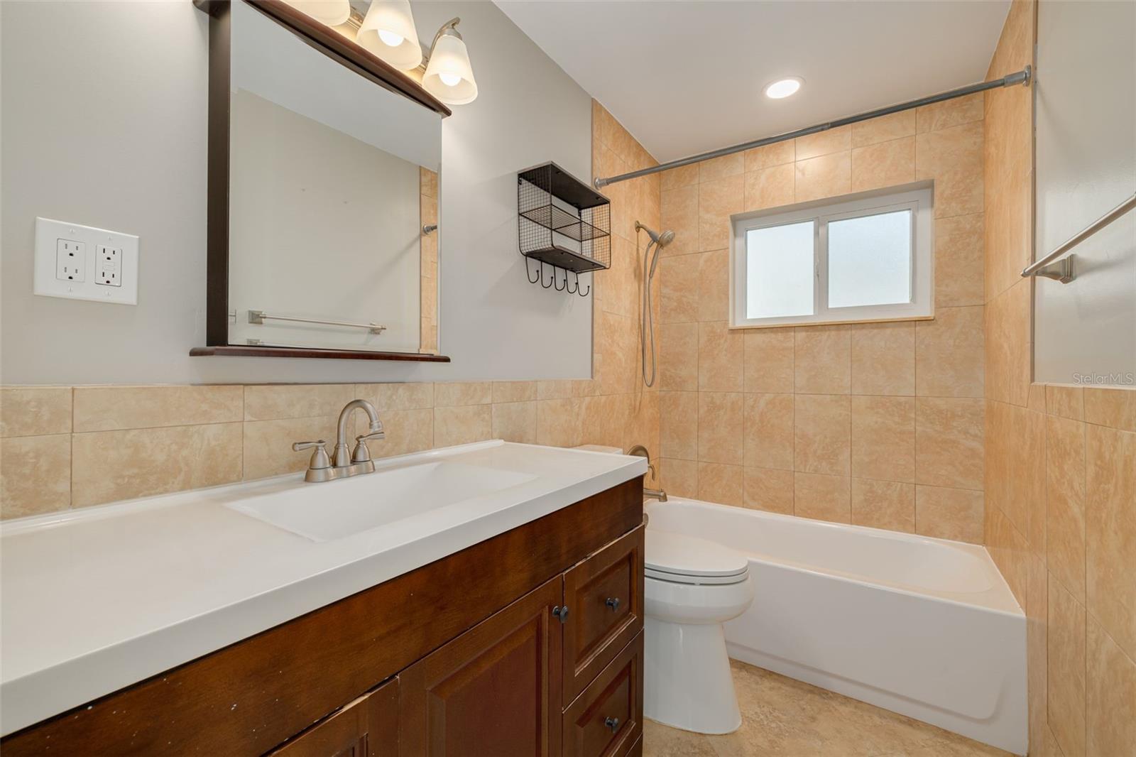 5621 16TH AVE N, ST PETERSBURG, FL, 33710
