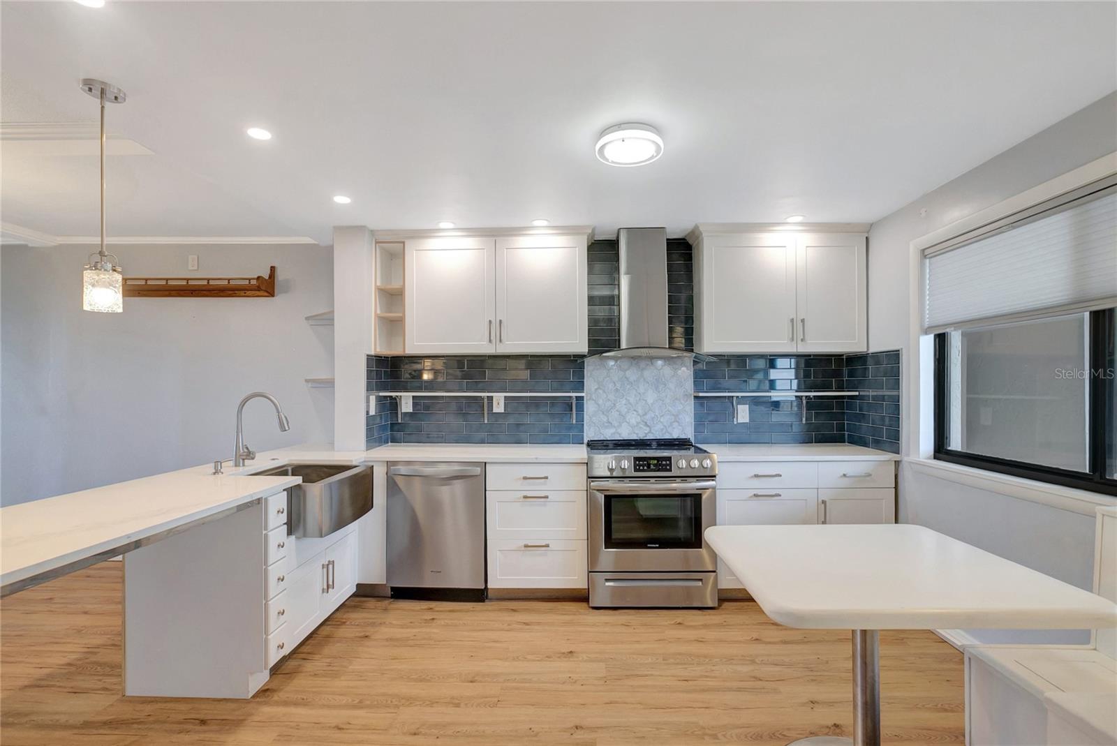 1581 GULF BLVD #302N, CLEARWATER BEACH, FL, 33767