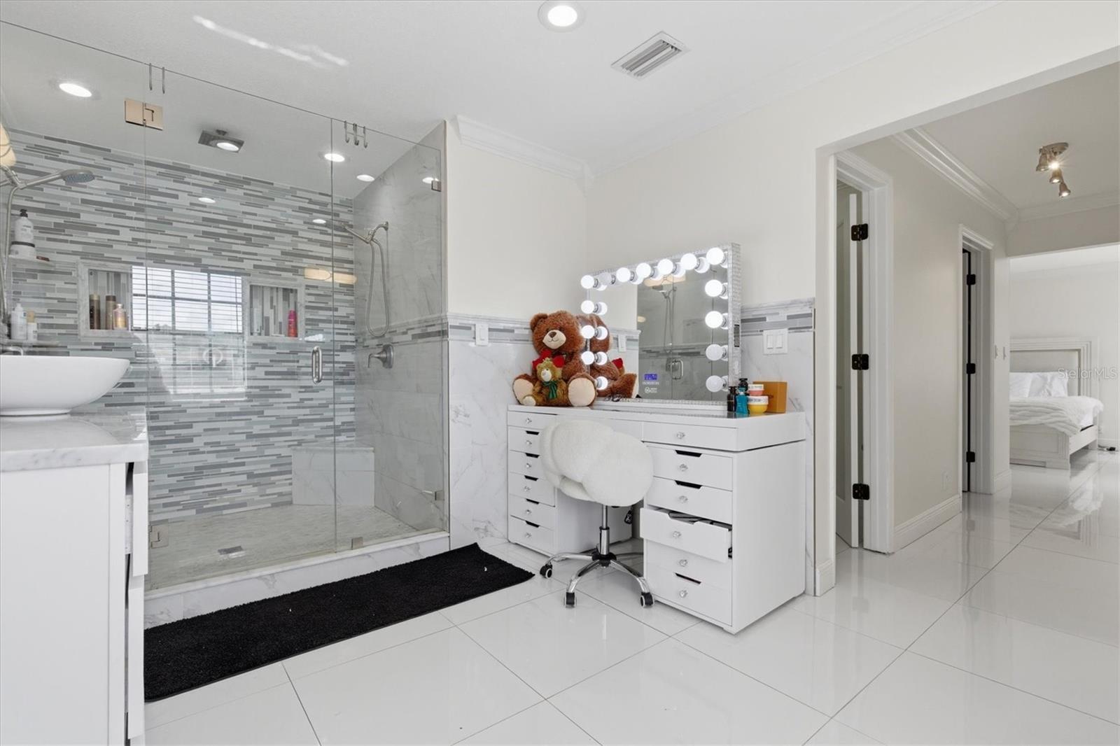 6611 N HALE AVE, TAMPA, FL, 33614
