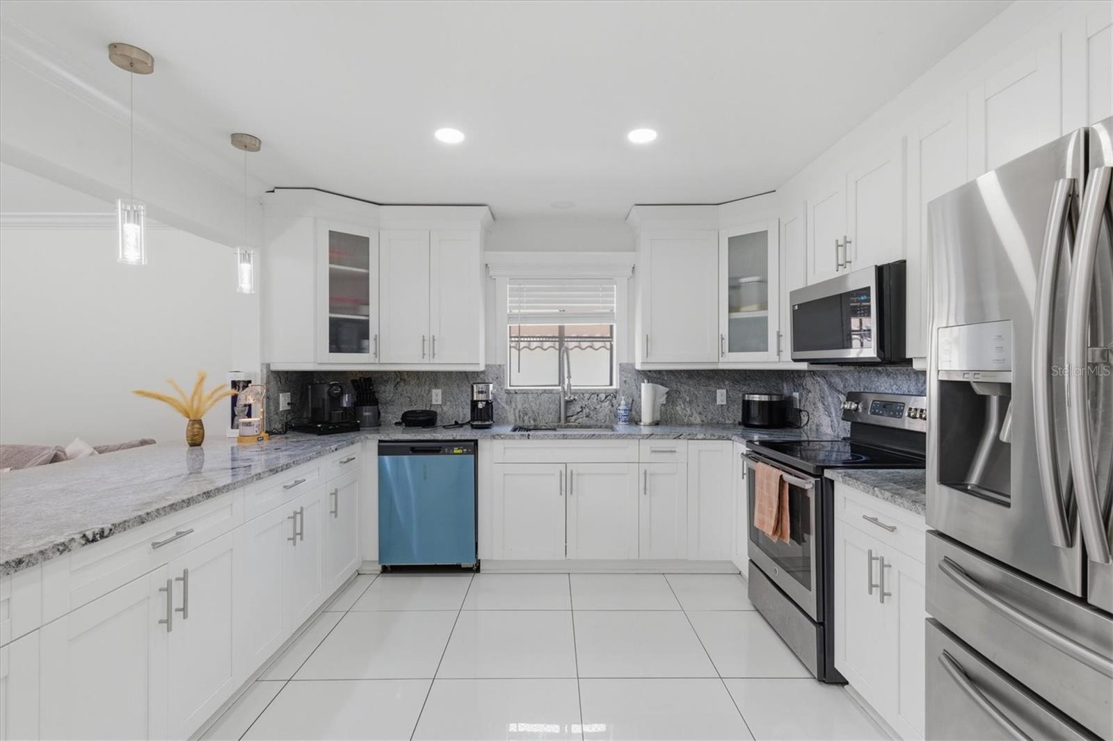 6611 N HALE AVE, TAMPA, FL, 33614