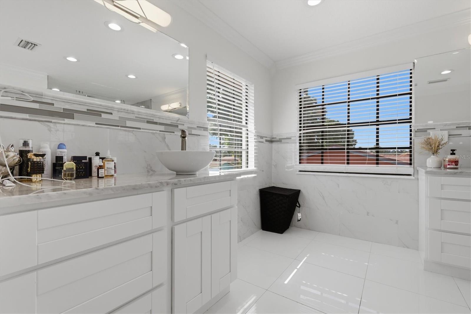 6611 N HALE AVE, TAMPA, FL, 33614