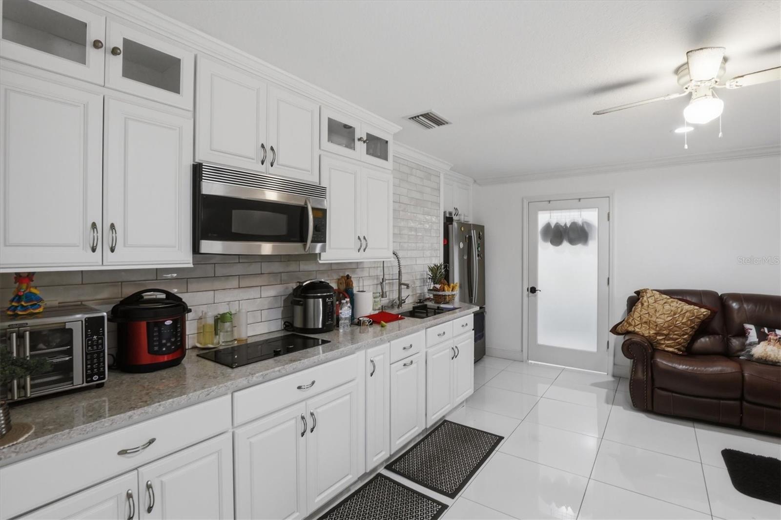 6611 N HALE AVE, TAMPA, FL, 33614