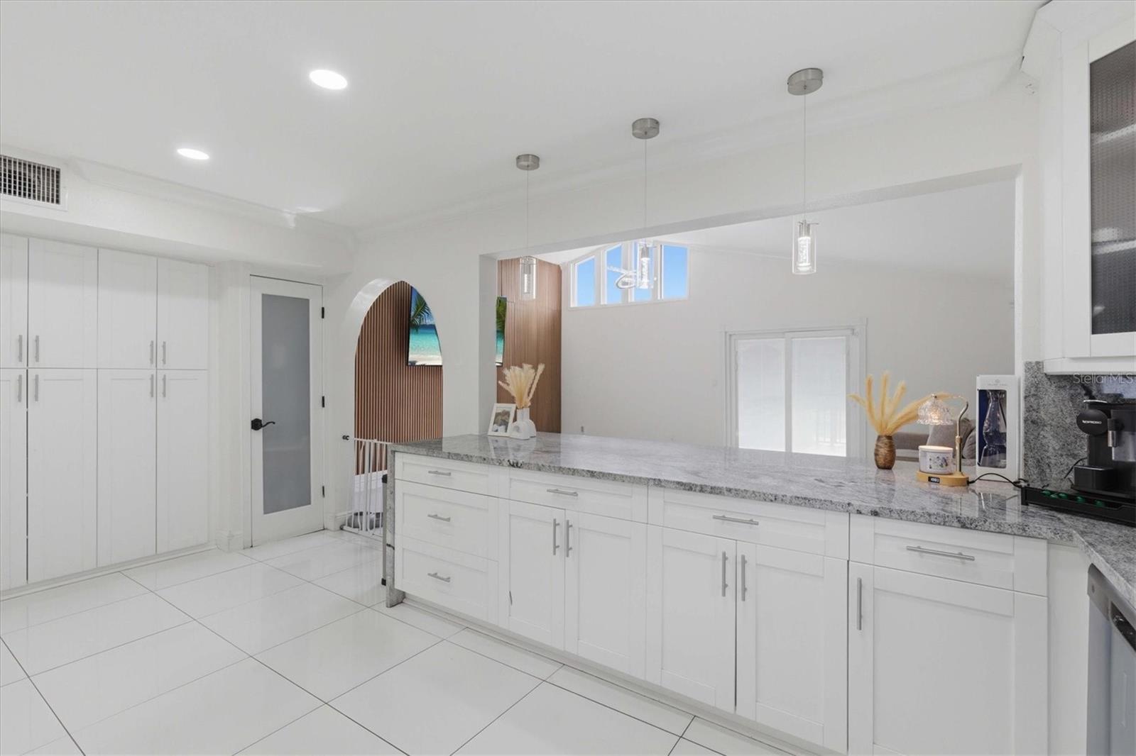 6611 N HALE AVE, TAMPA, FL, 33614