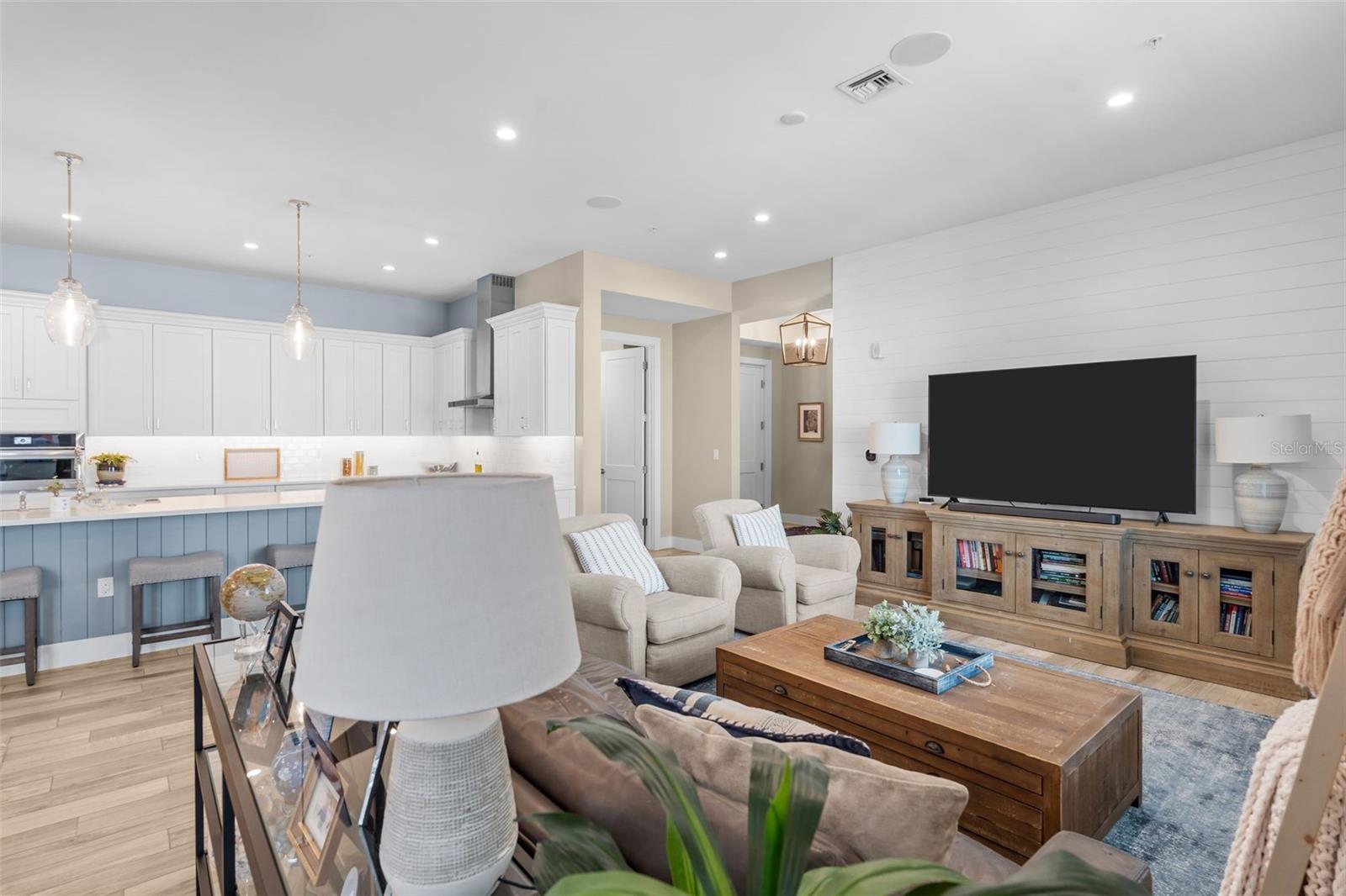 91 DAVIS BLVD #204, TAMPA, FL, 33606