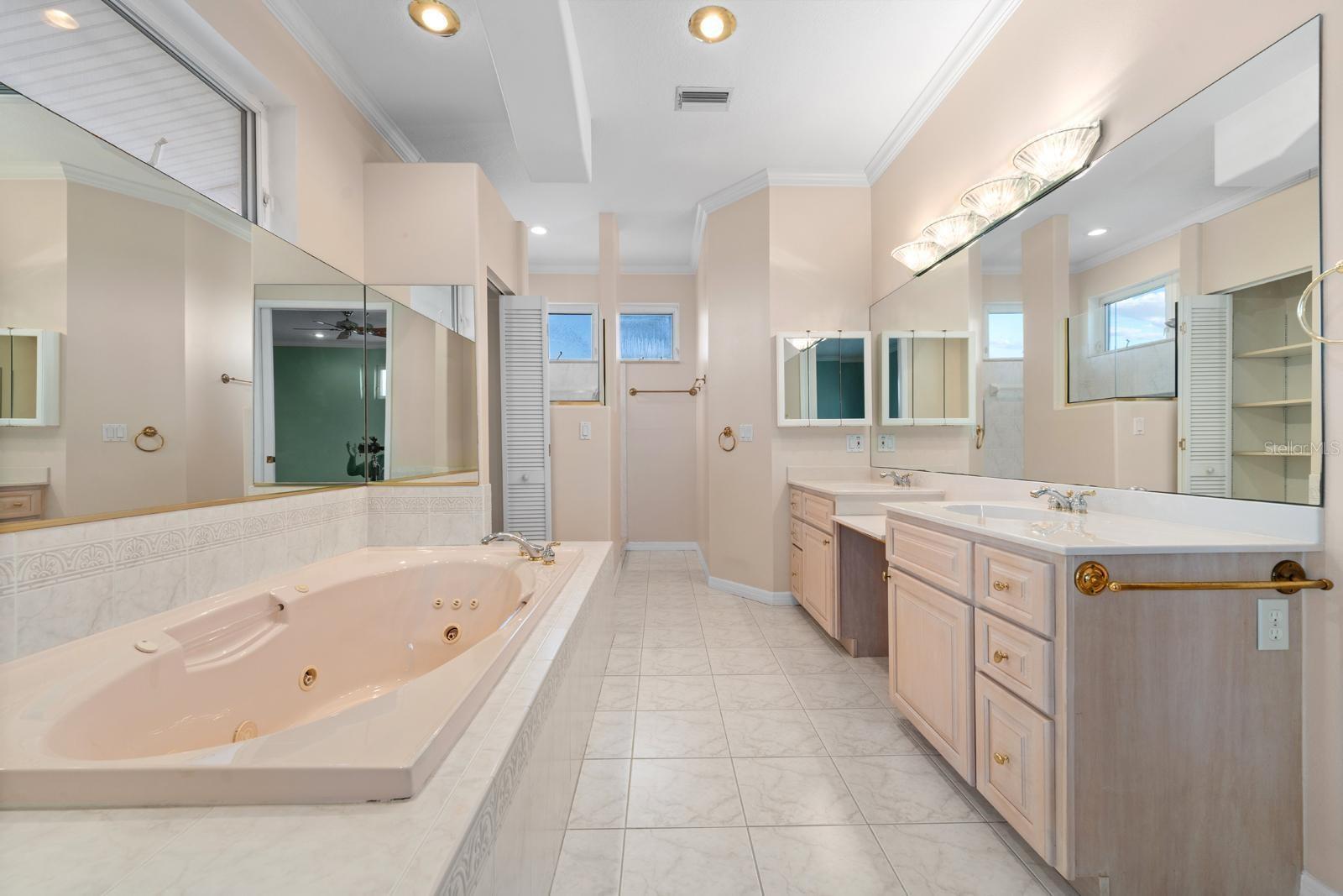 921 POINT SEASIDE DR, CRYSTAL BEACH, FL, 34681