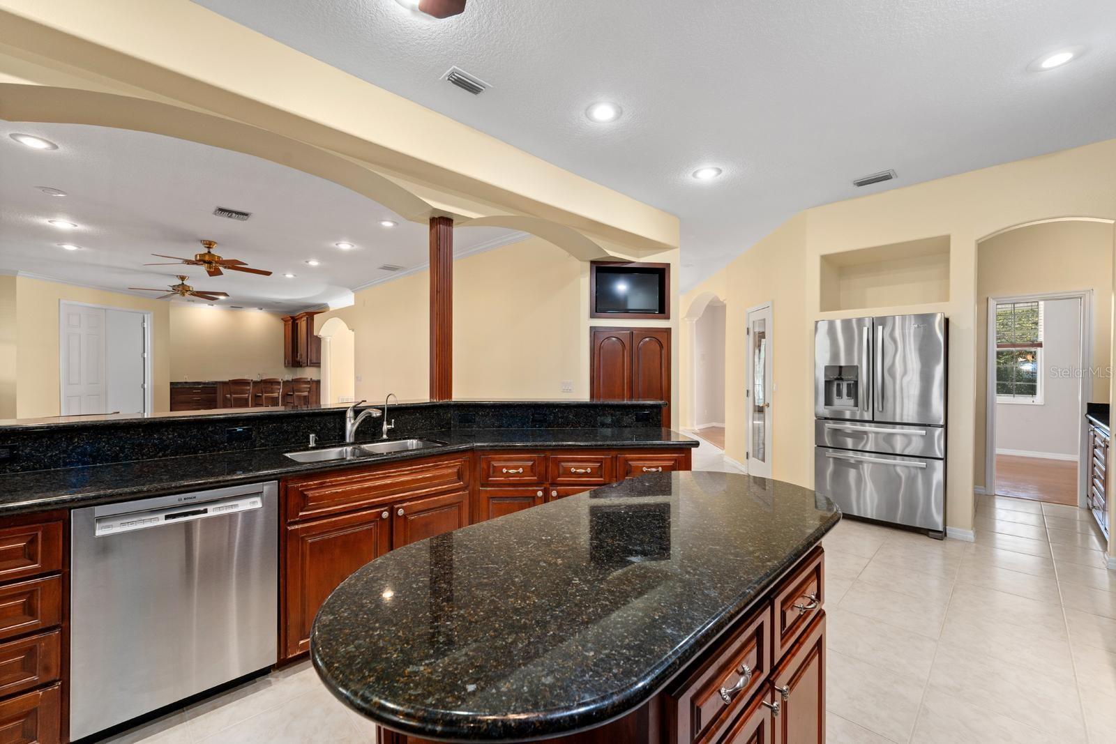 921 POINT SEASIDE DR, CRYSTAL BEACH, FL, 34681