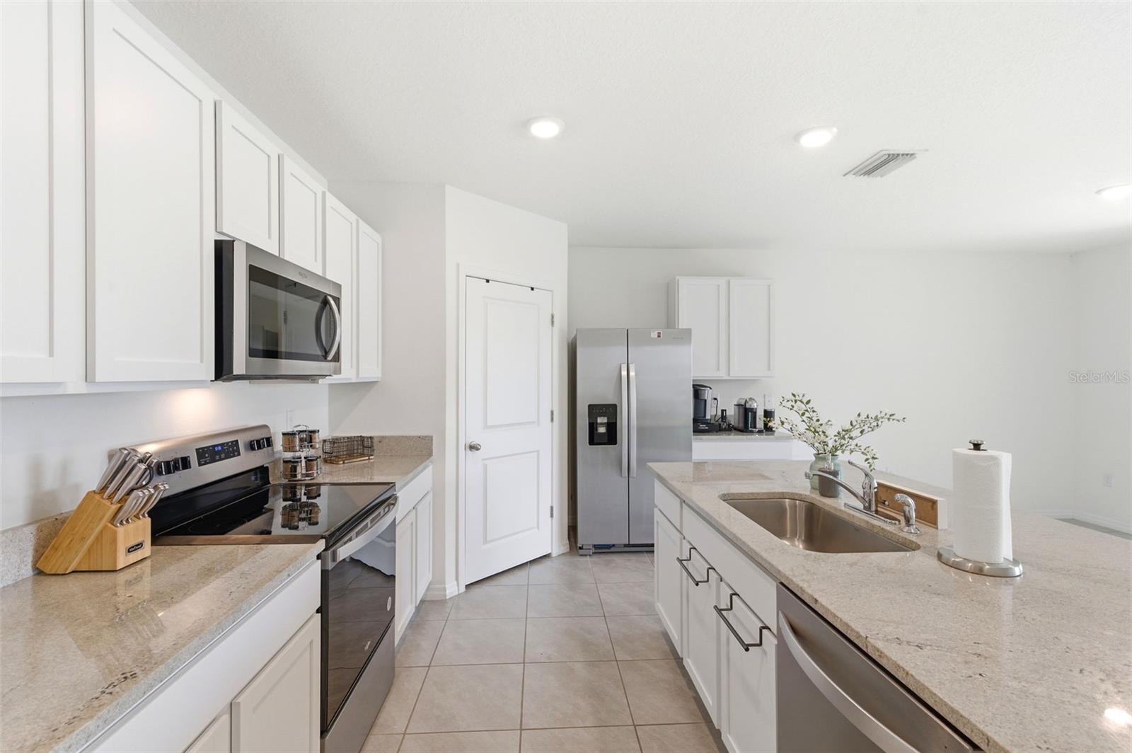 9014 FORGE BREEZE LOOP, WESLEY CHAPEL, FL, 33545