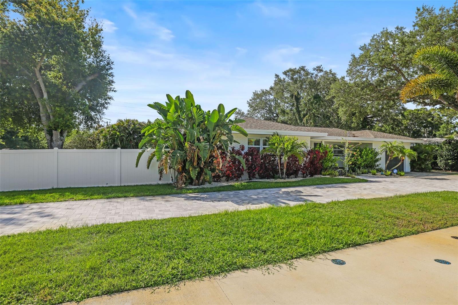 1701 INDIAN ROCKS RD, BELLEAIR, FL, 33756