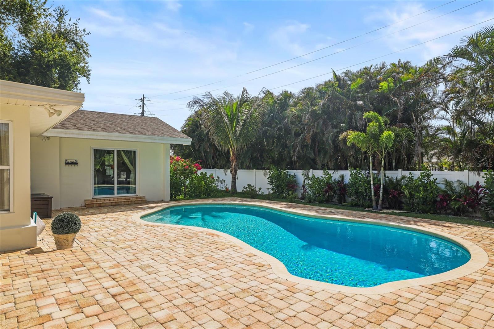 1701 INDIAN ROCKS RD, BELLEAIR, FL, 33756