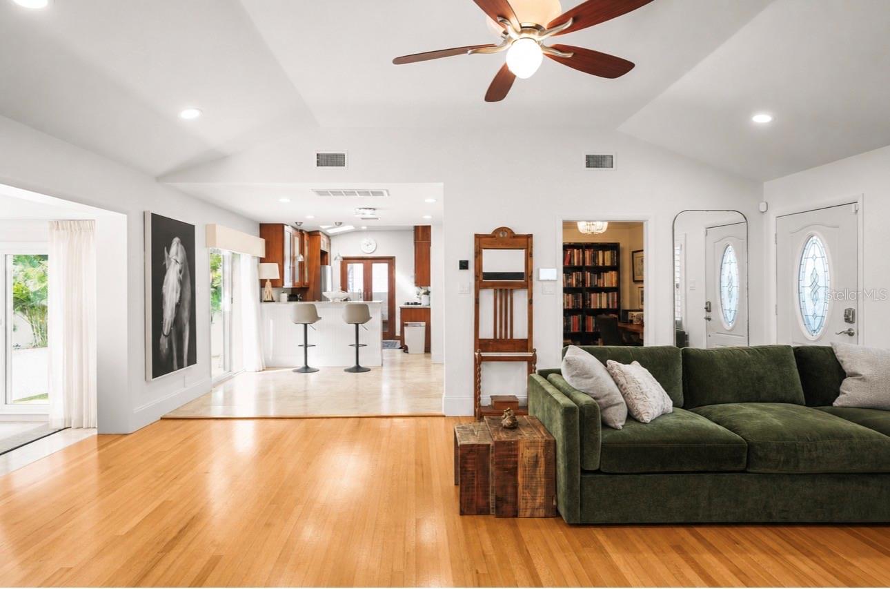 1701 INDIAN ROCKS RD, BELLEAIR, FL, 33756