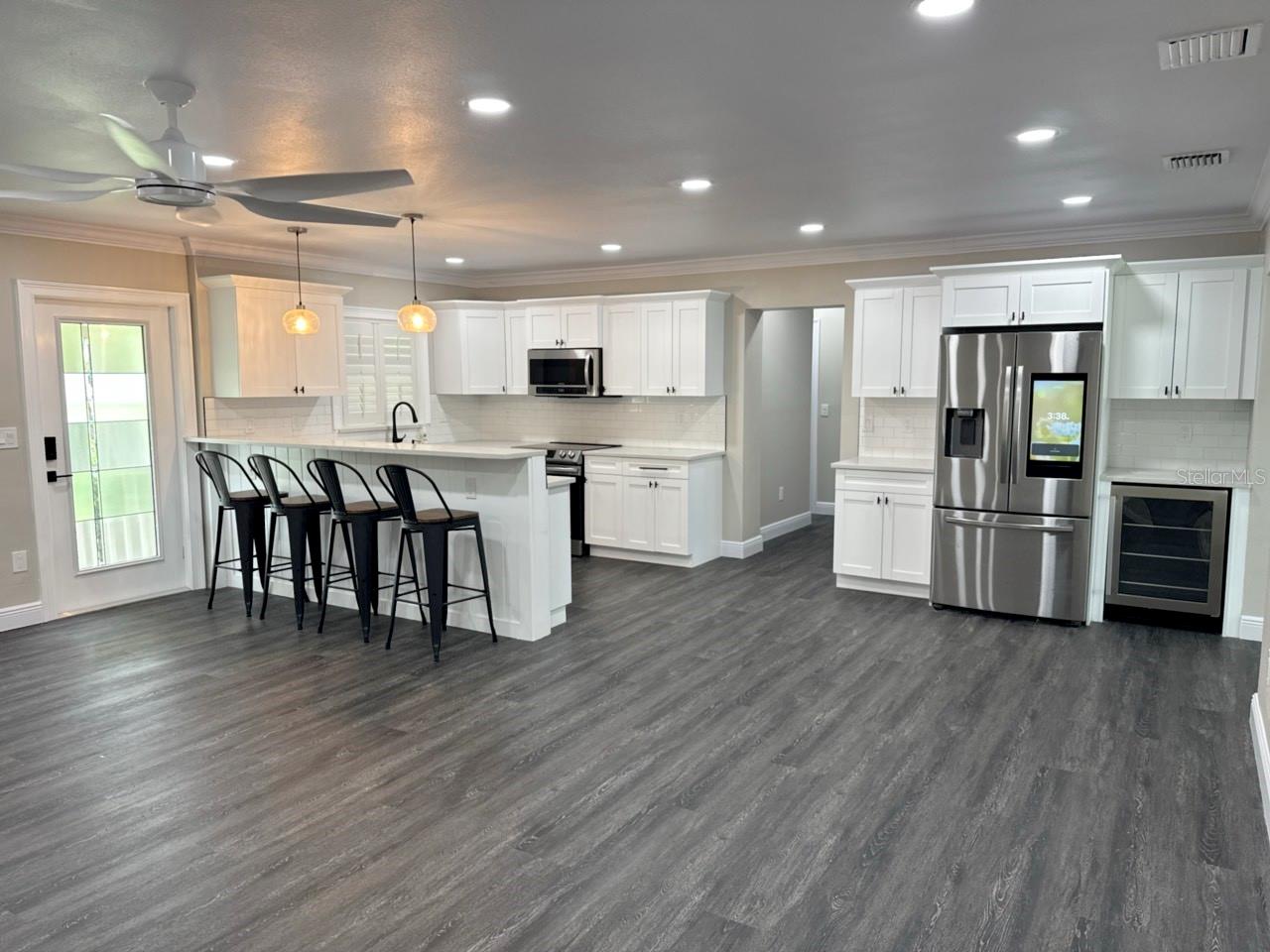 6743 BURLINGTON AVE N, ST PETERSBURG, FL, 33710