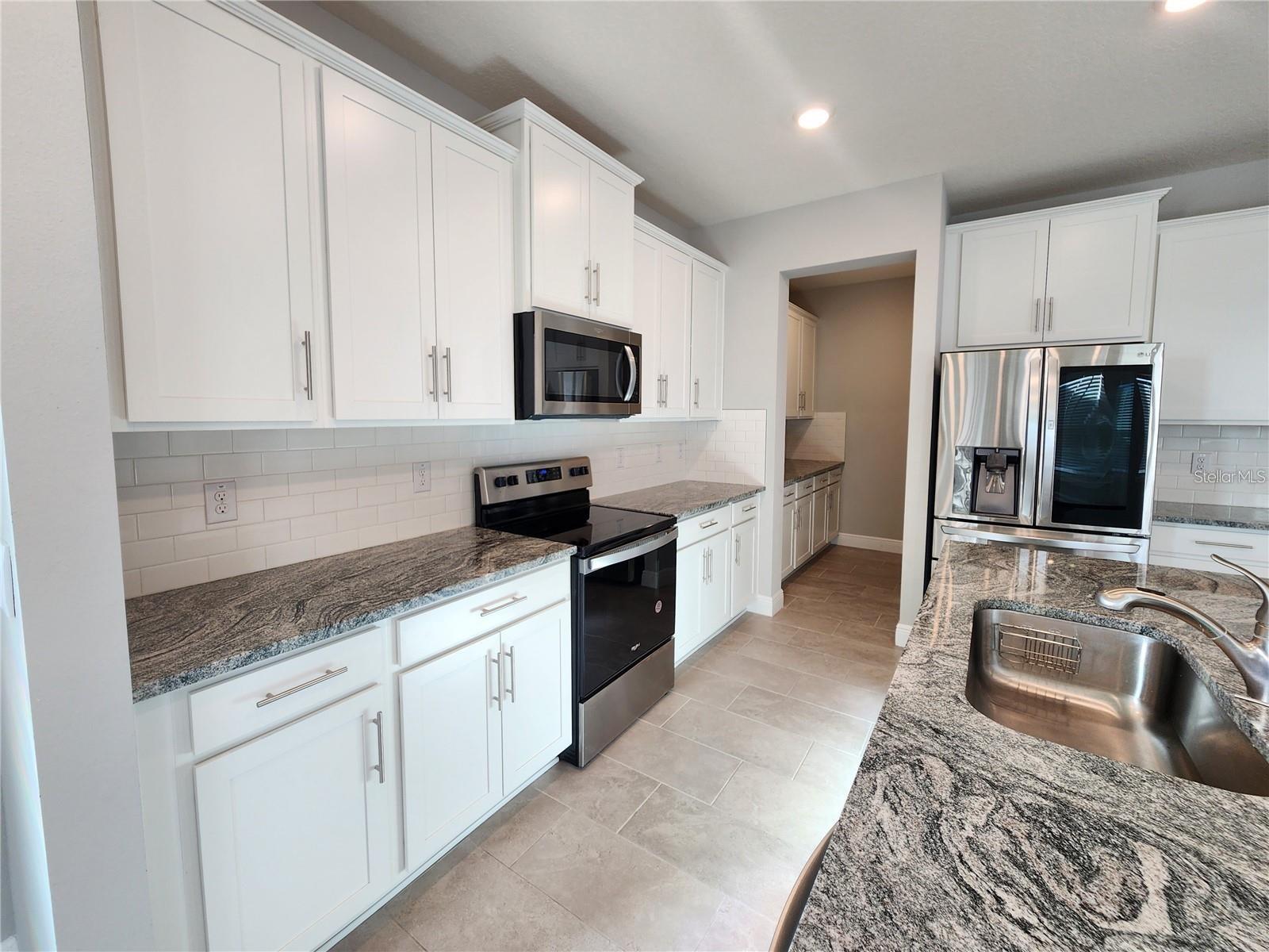 2488 CHAPEL OAK BND, WESLEY CHAPEL, FL, 33543