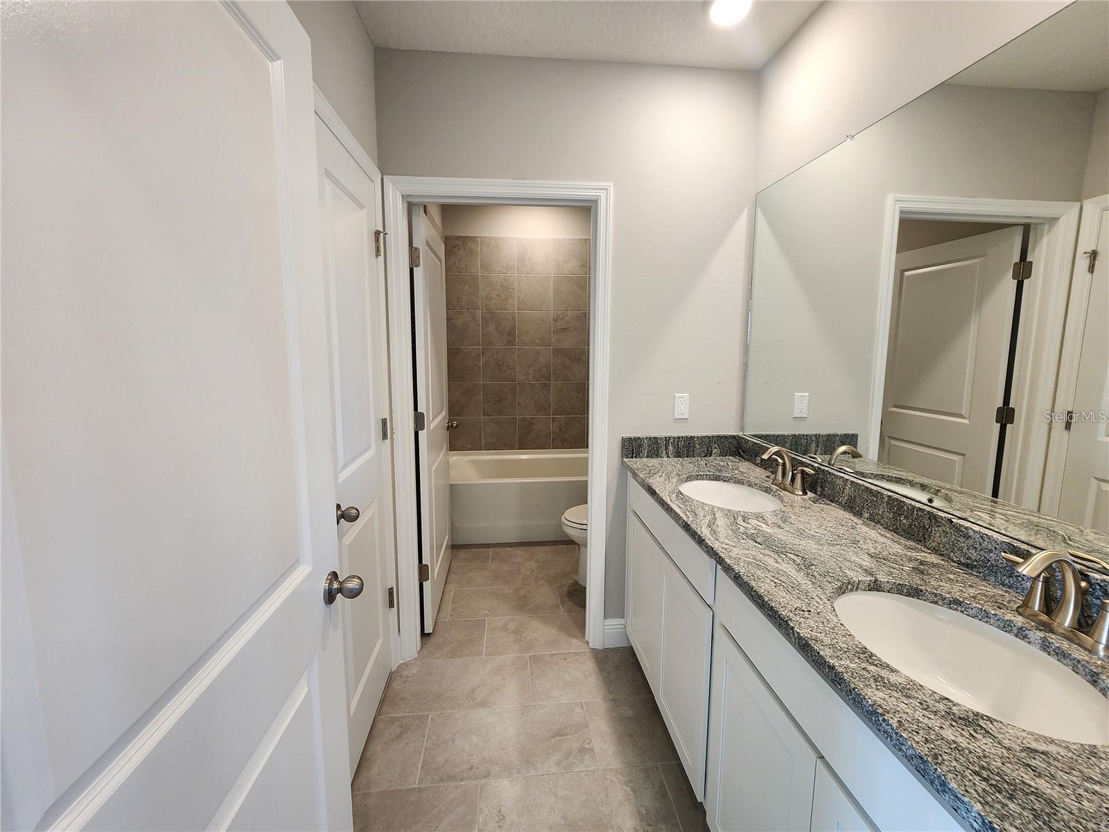 2488 CHAPEL OAK BND, WESLEY CHAPEL, FL, 33543