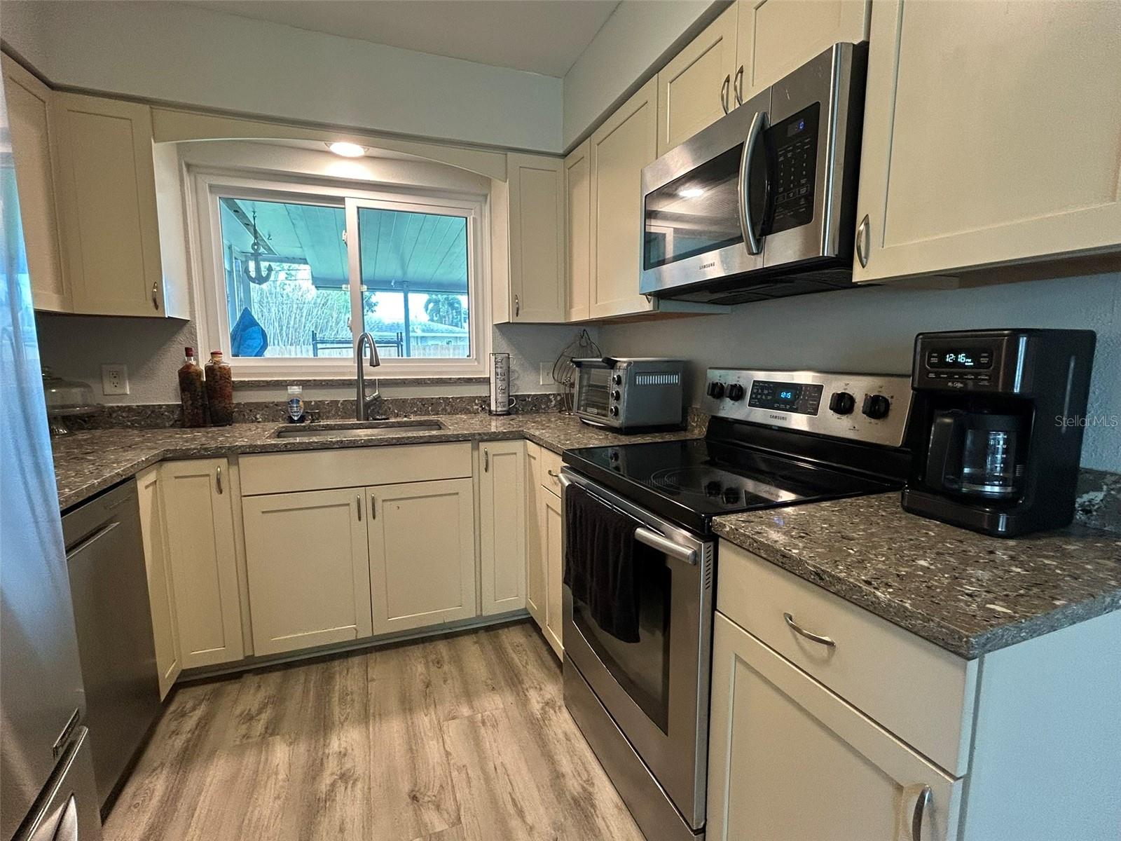 1615 PINEWOOD DR, CLEARWATER, FL, 33756