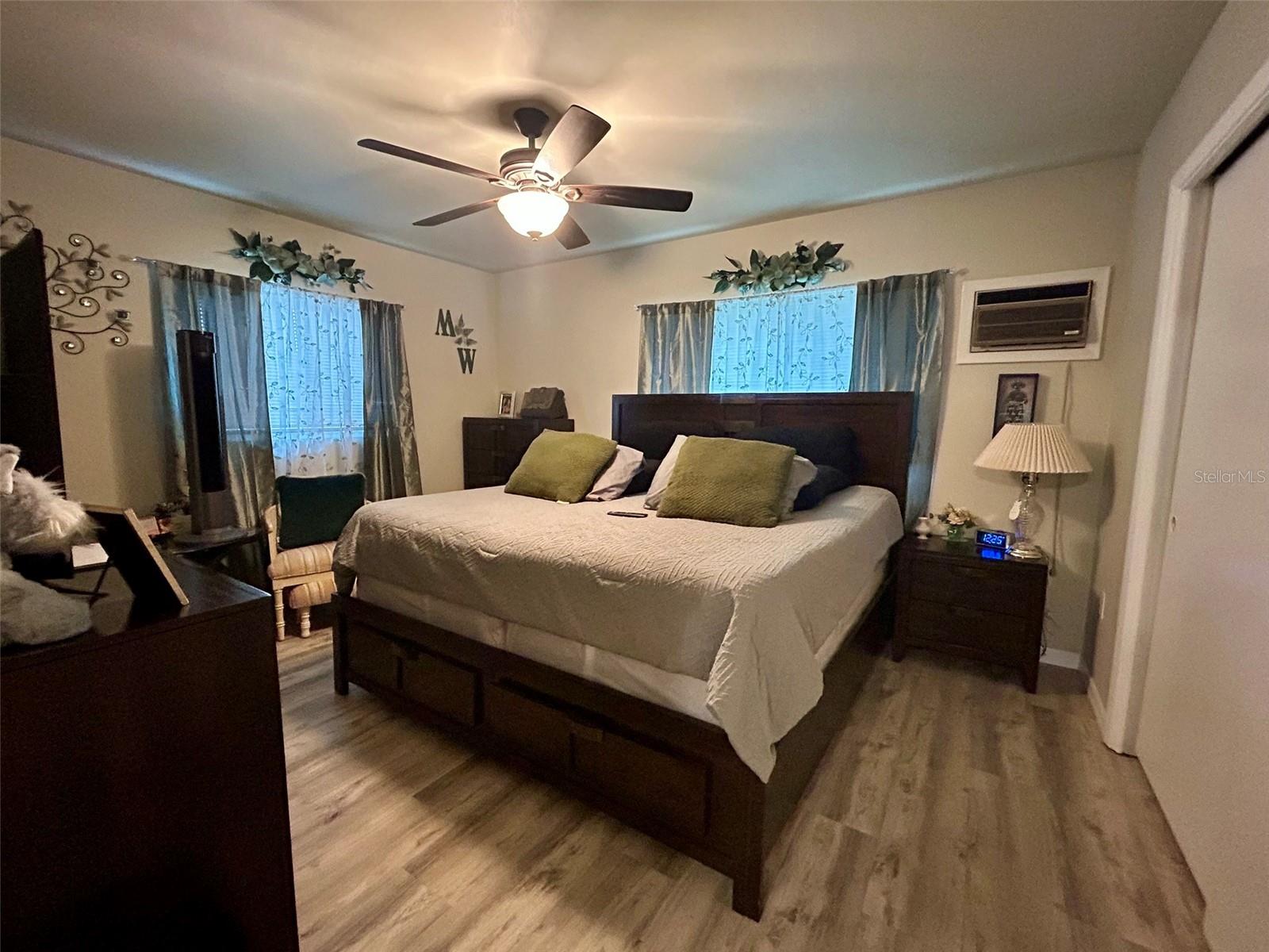 1615 PINEWOOD DR, CLEARWATER, FL, 33756