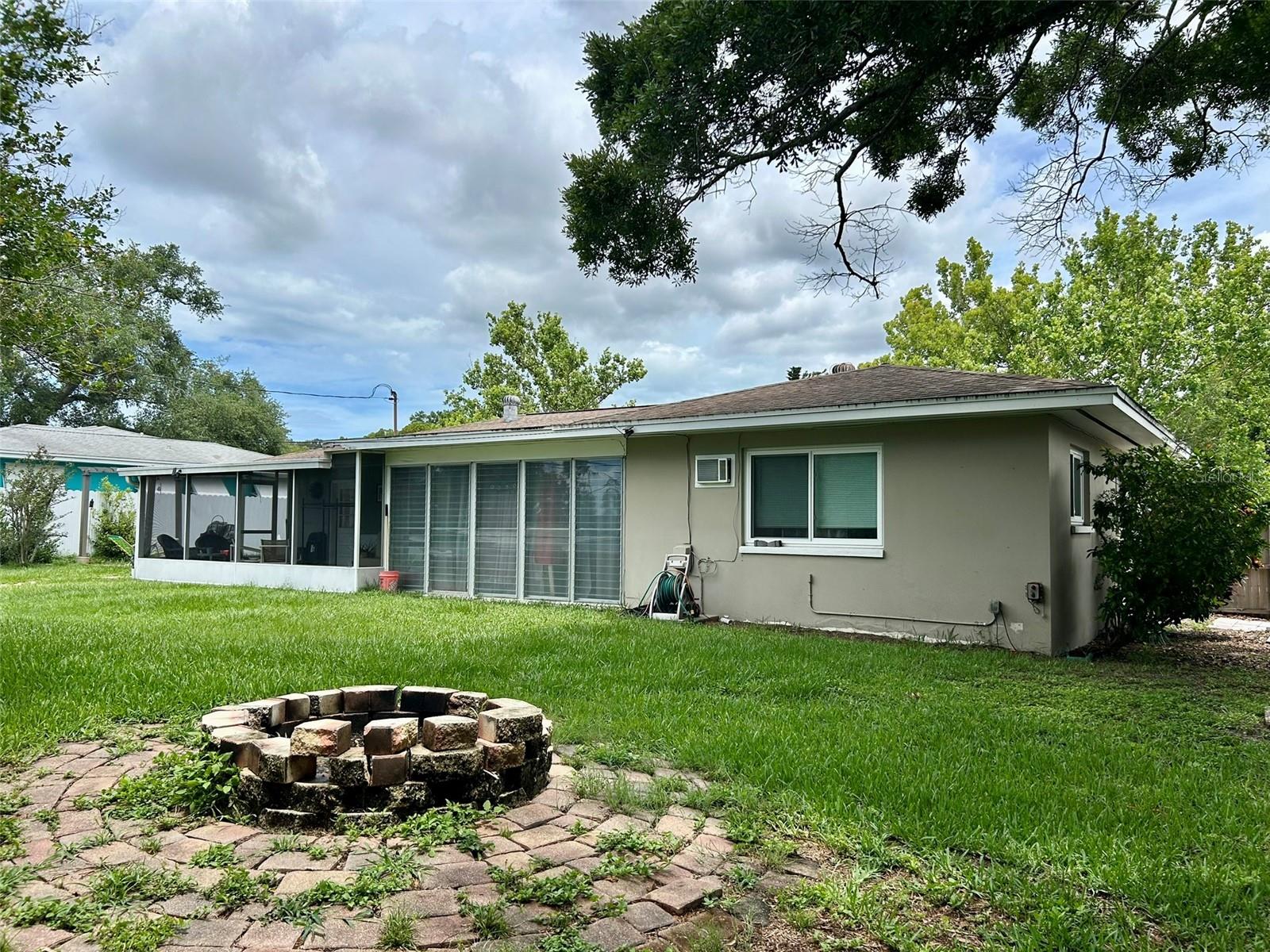 1615 PINEWOOD DR, CLEARWATER, FL, 33756