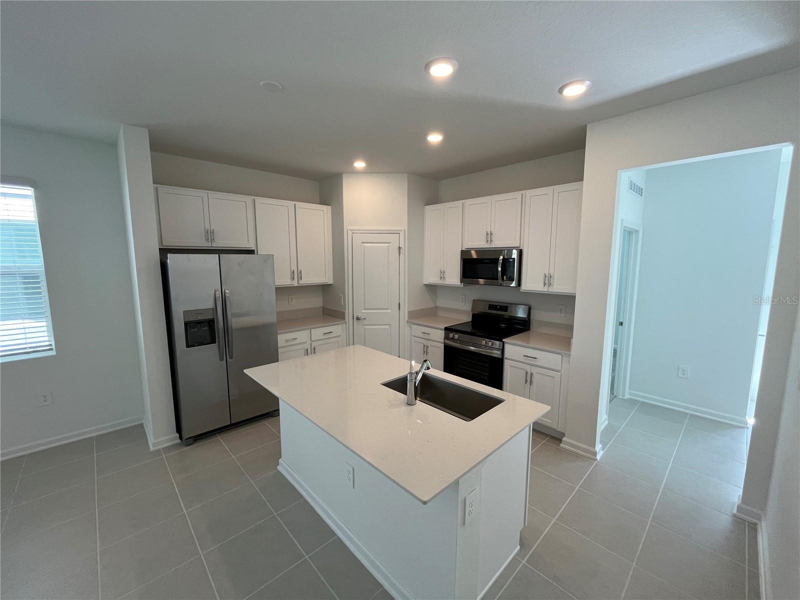 BRONSONS RDG REP, APOPKA, FL, 32703