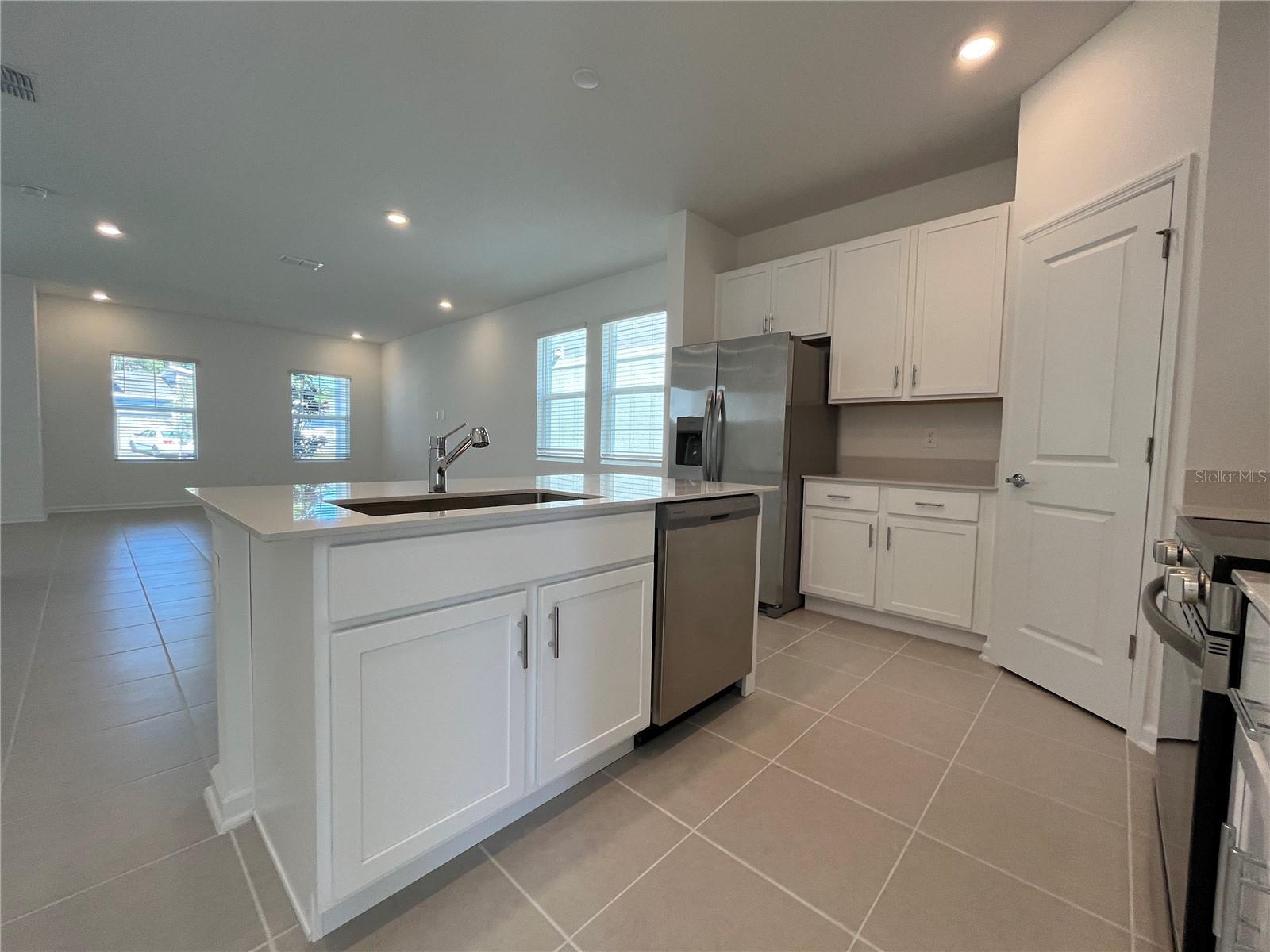 BRONSONS RDG REP, APOPKA, FL, 32703