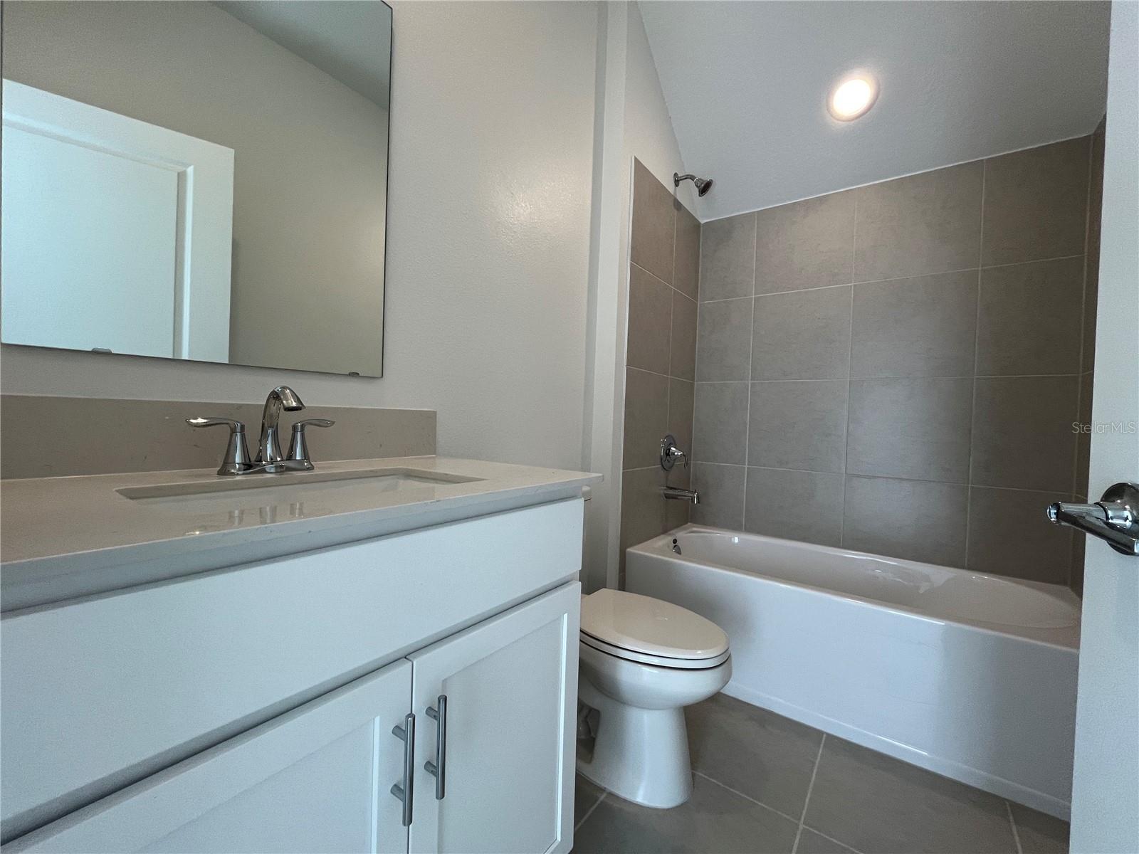 BRONSONS RDG REP, APOPKA, FL, 32703