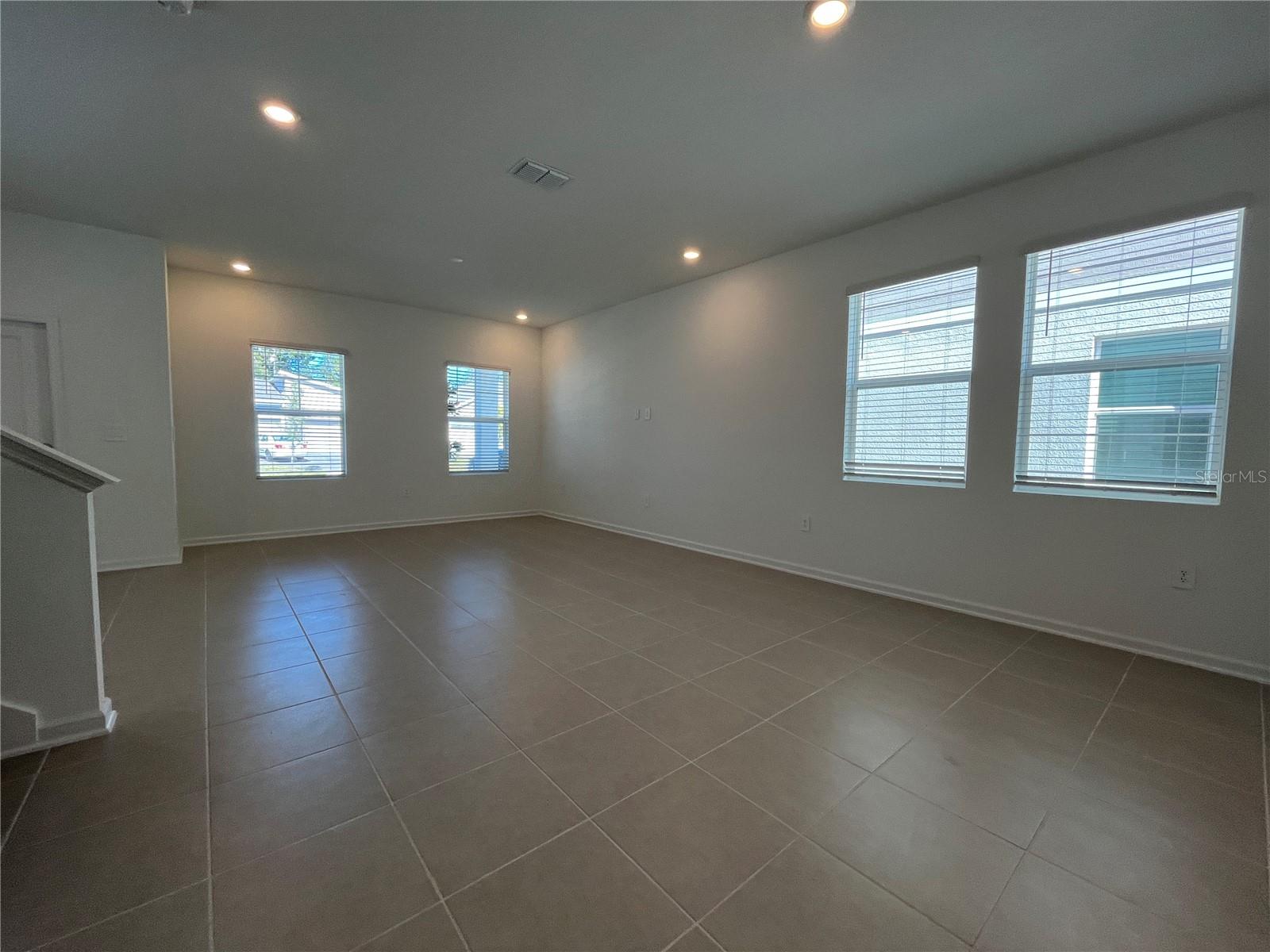BRONSONS RDG REP, APOPKA, FL, 32703