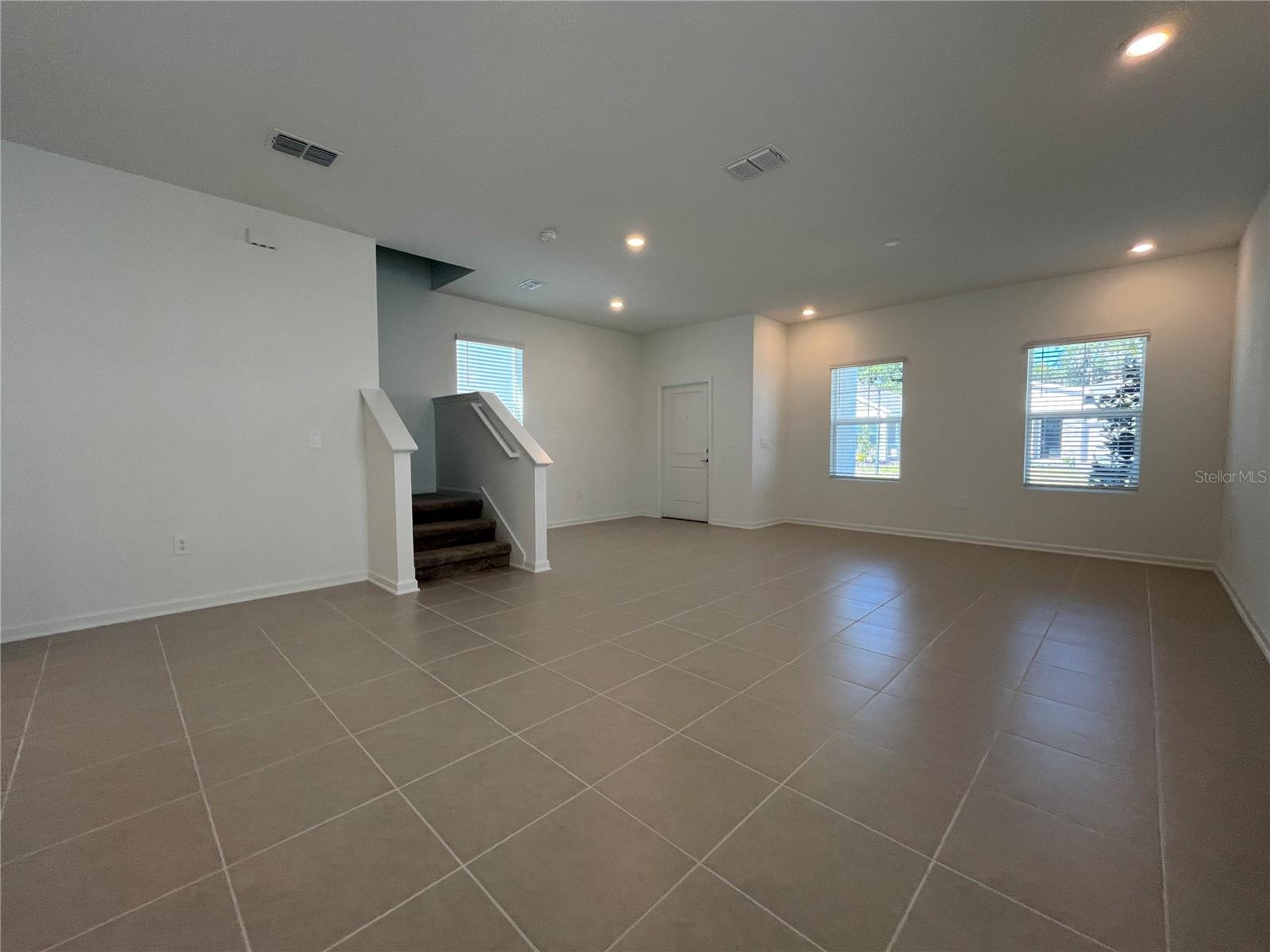 BRONSONS RDG REP, APOPKA, FL, 32703