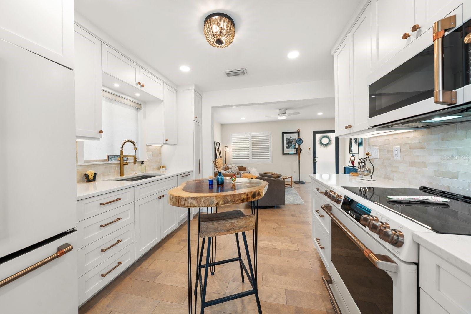 512 ROANOKE ST, DUNEDIN, FL, 34698
