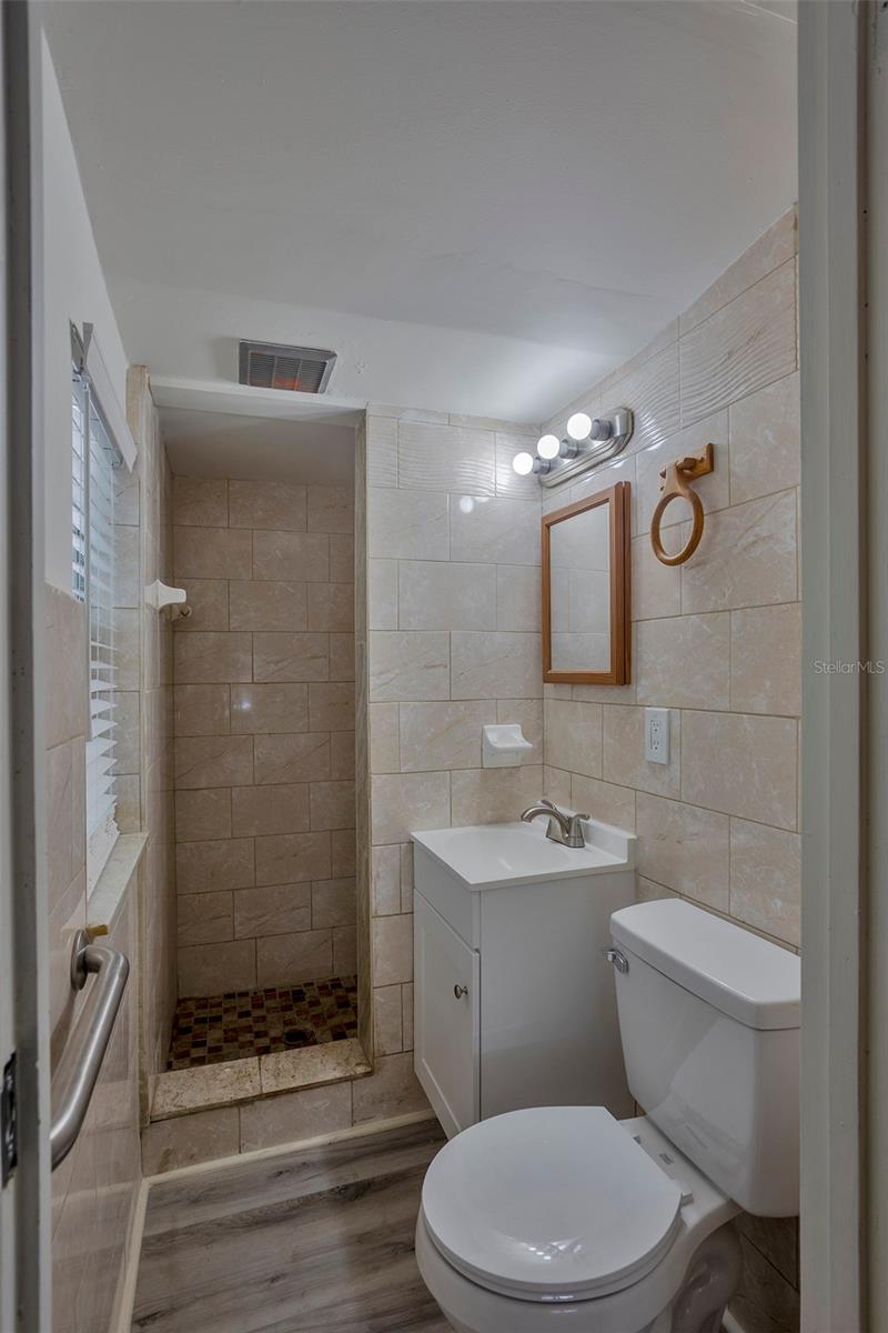 1102 SUNSET POINT RD, CLEARWATER, FL, 33755