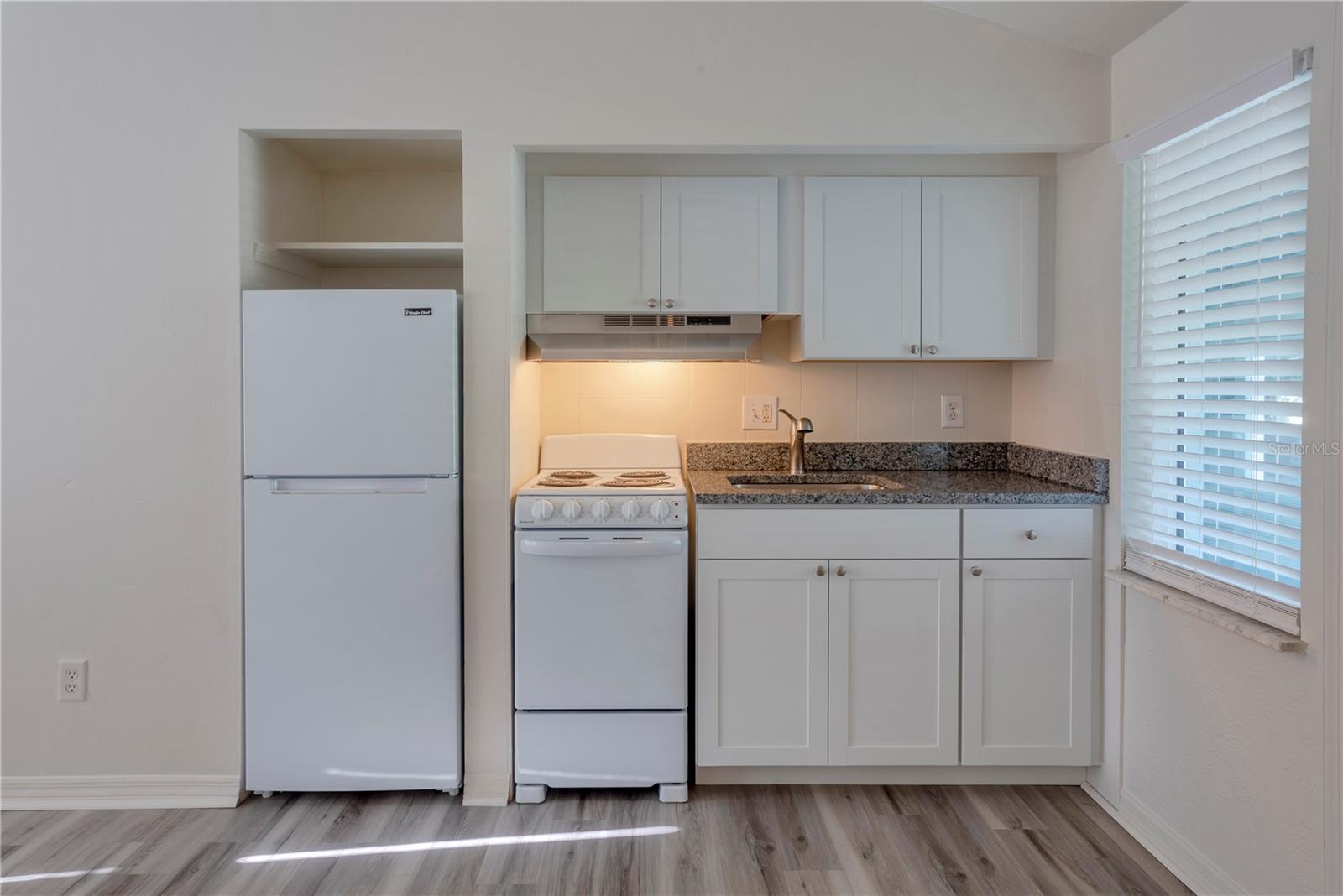 1102 SUNSET POINT RD, CLEARWATER, FL, 33755