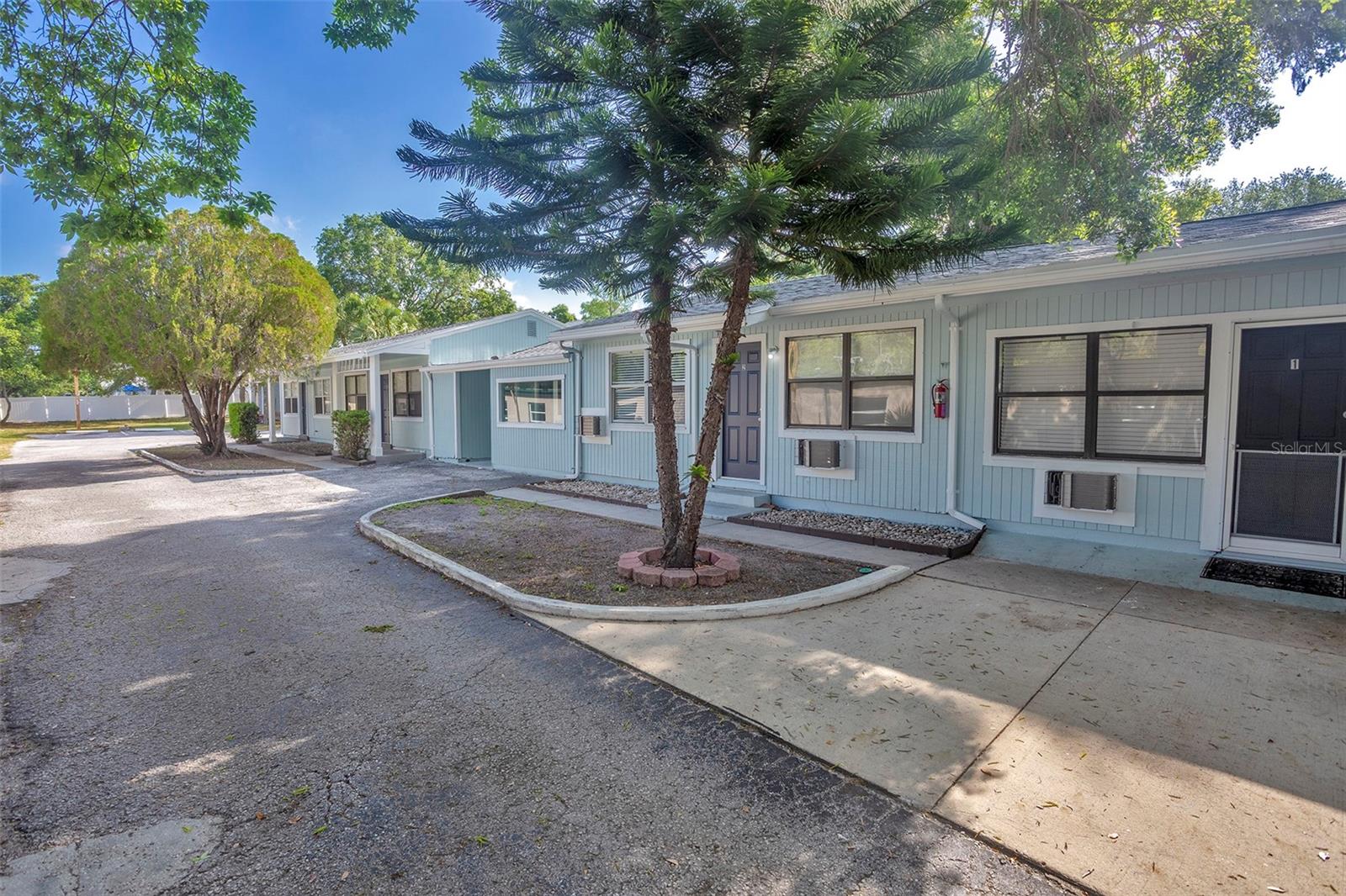 1102 SUNSET POINT RD, CLEARWATER, FL, 33755