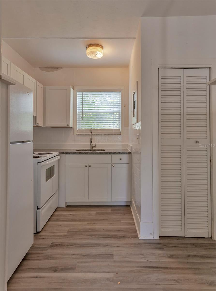 1102 SUNSET POINT RD, CLEARWATER, FL, 33755
