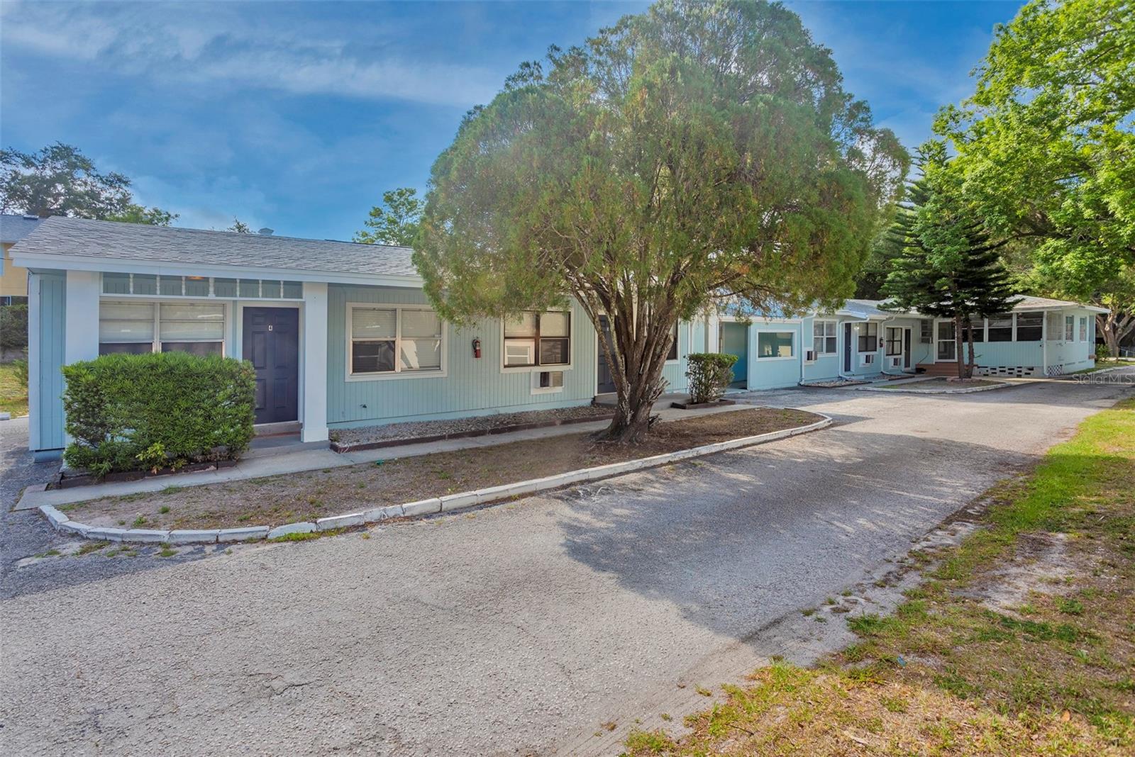 1102 SUNSET POINT RD, CLEARWATER, FL, 33755