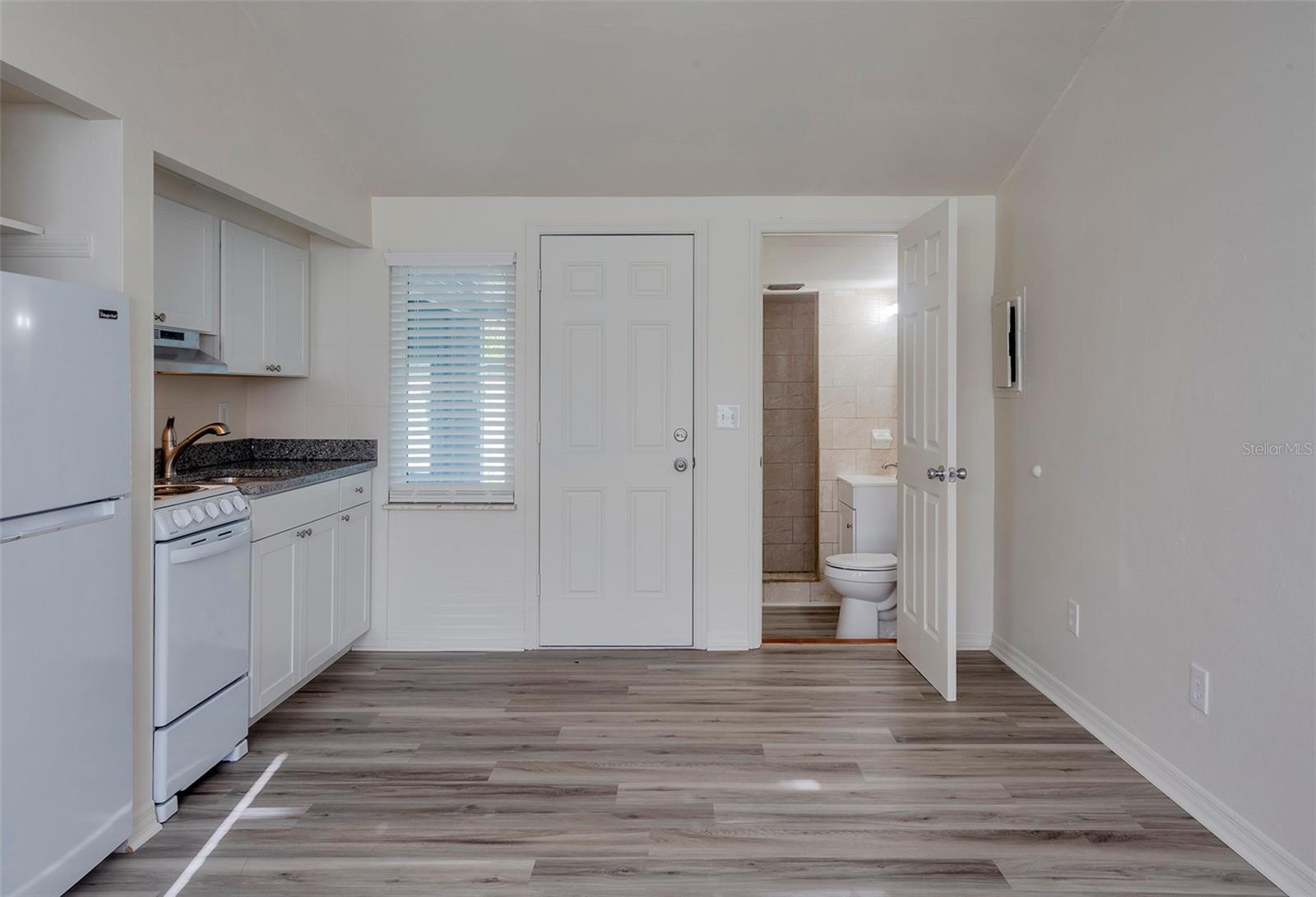 1102 SUNSET POINT RD, CLEARWATER, FL, 33755