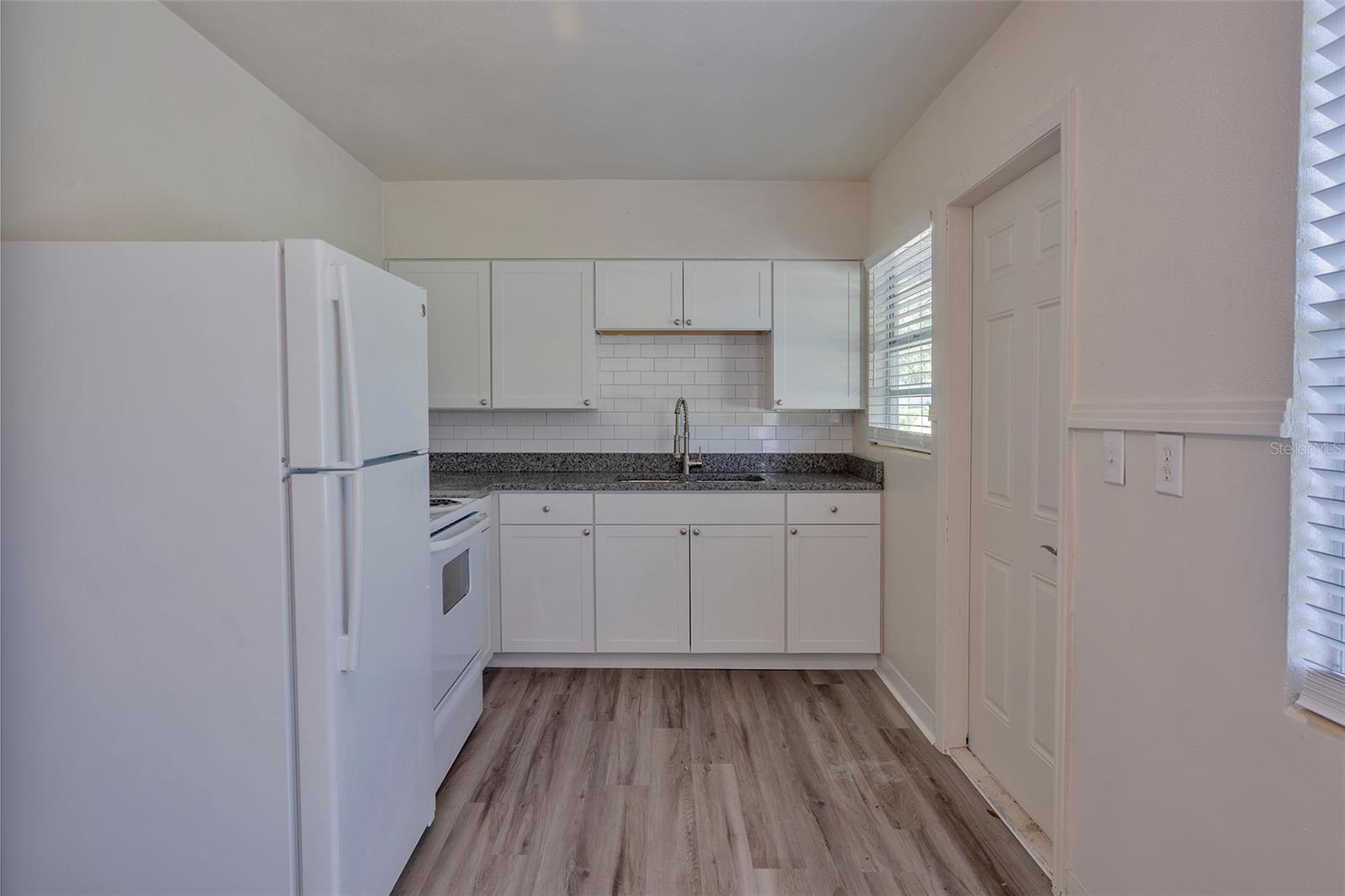 1102 SUNSET POINT RD, CLEARWATER, FL, 33755