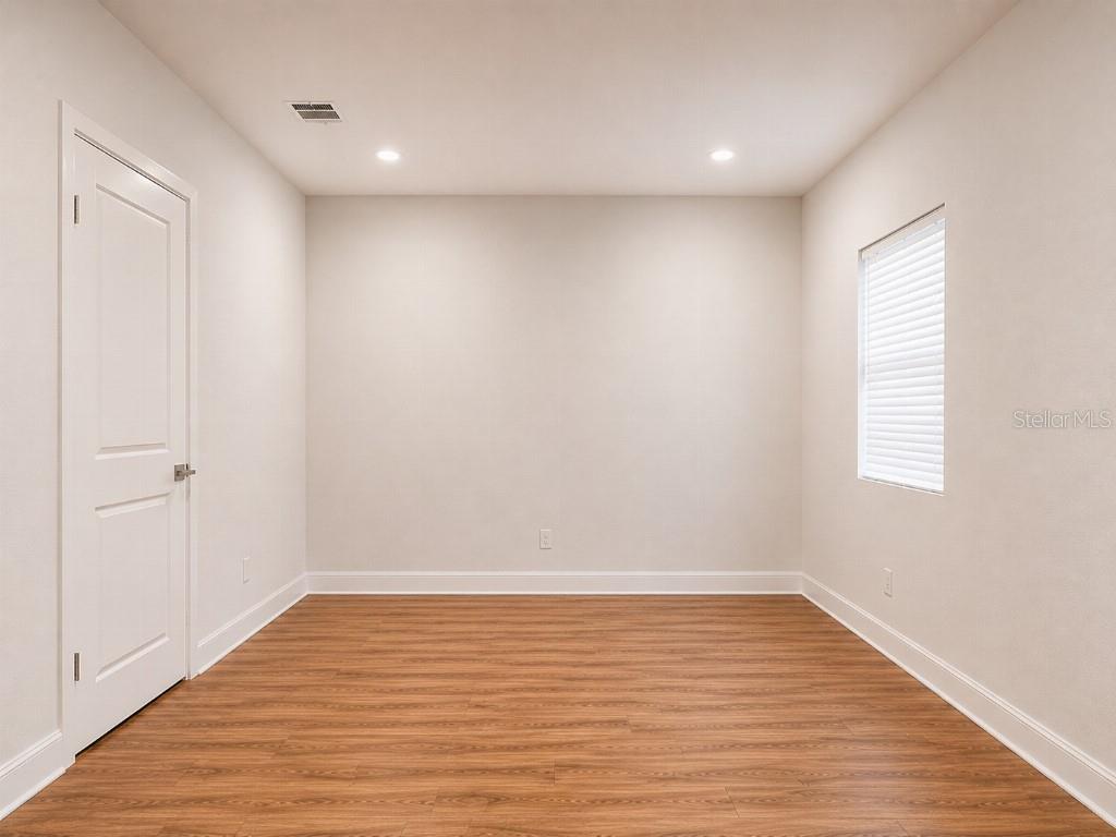 108 MISSION HILLS AVE, TAMPA, FL, 33617