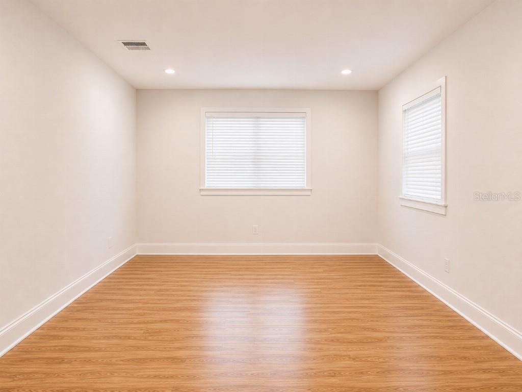 108 MISSION HILLS AVE, TAMPA, FL, 33617