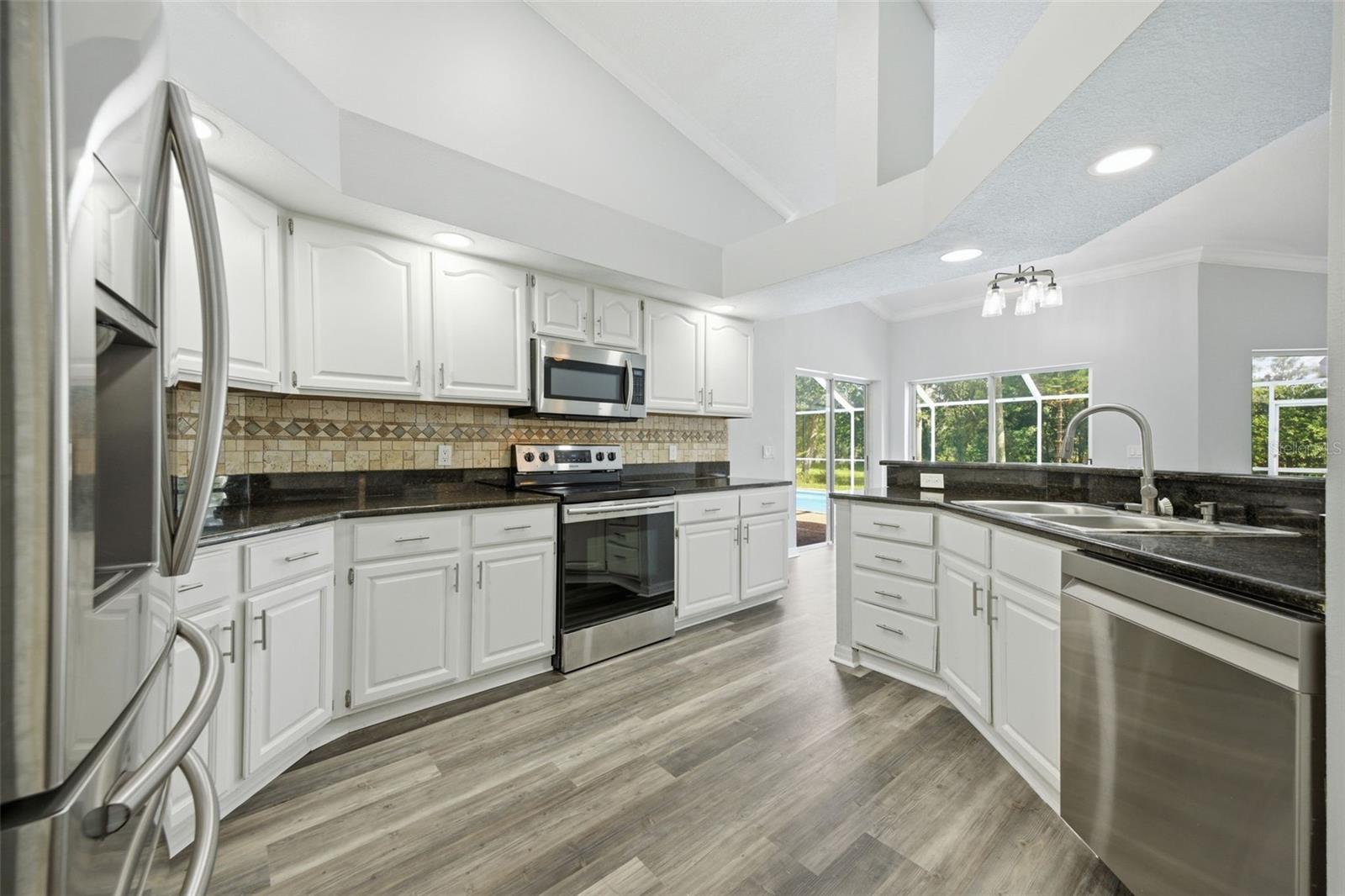504 STRATFIELD DR, LUTZ, FL, 33549