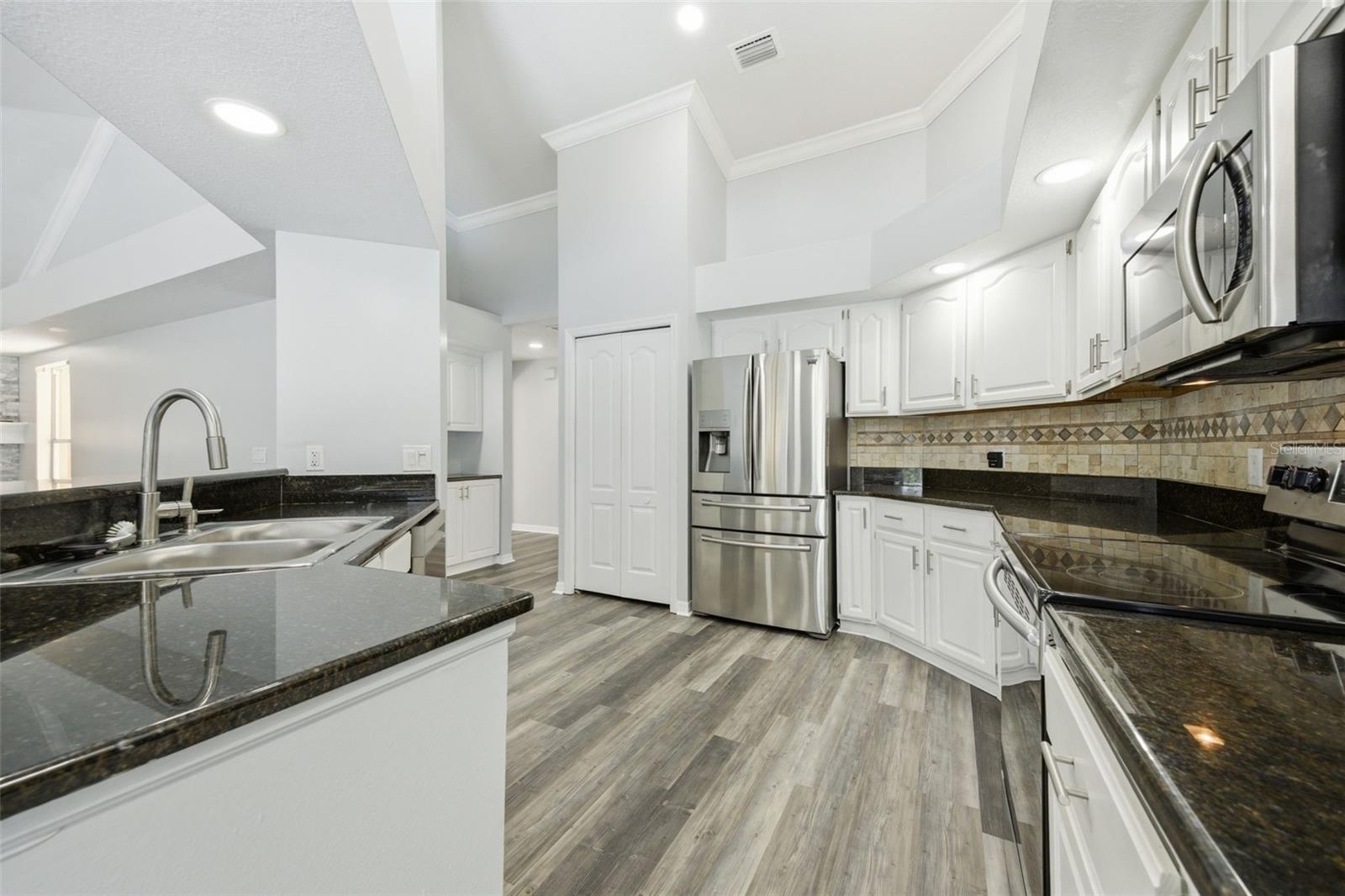 504 STRATFIELD DR, LUTZ, FL, 33549